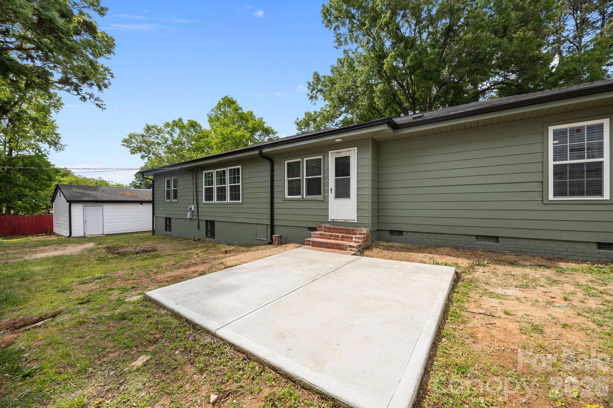 6109 Cora Street — Charlotte