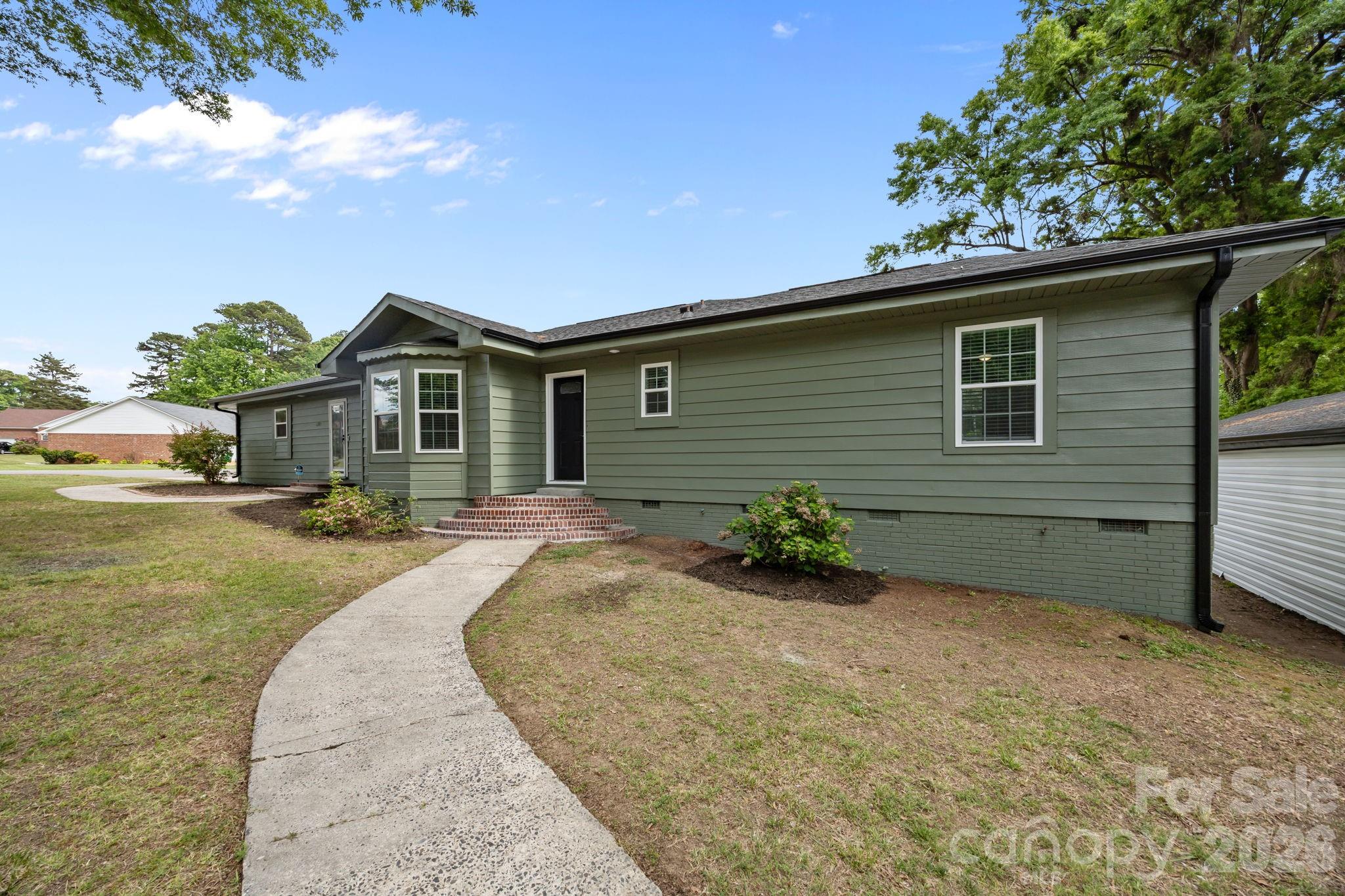 6109 Cora Street — Charlotte