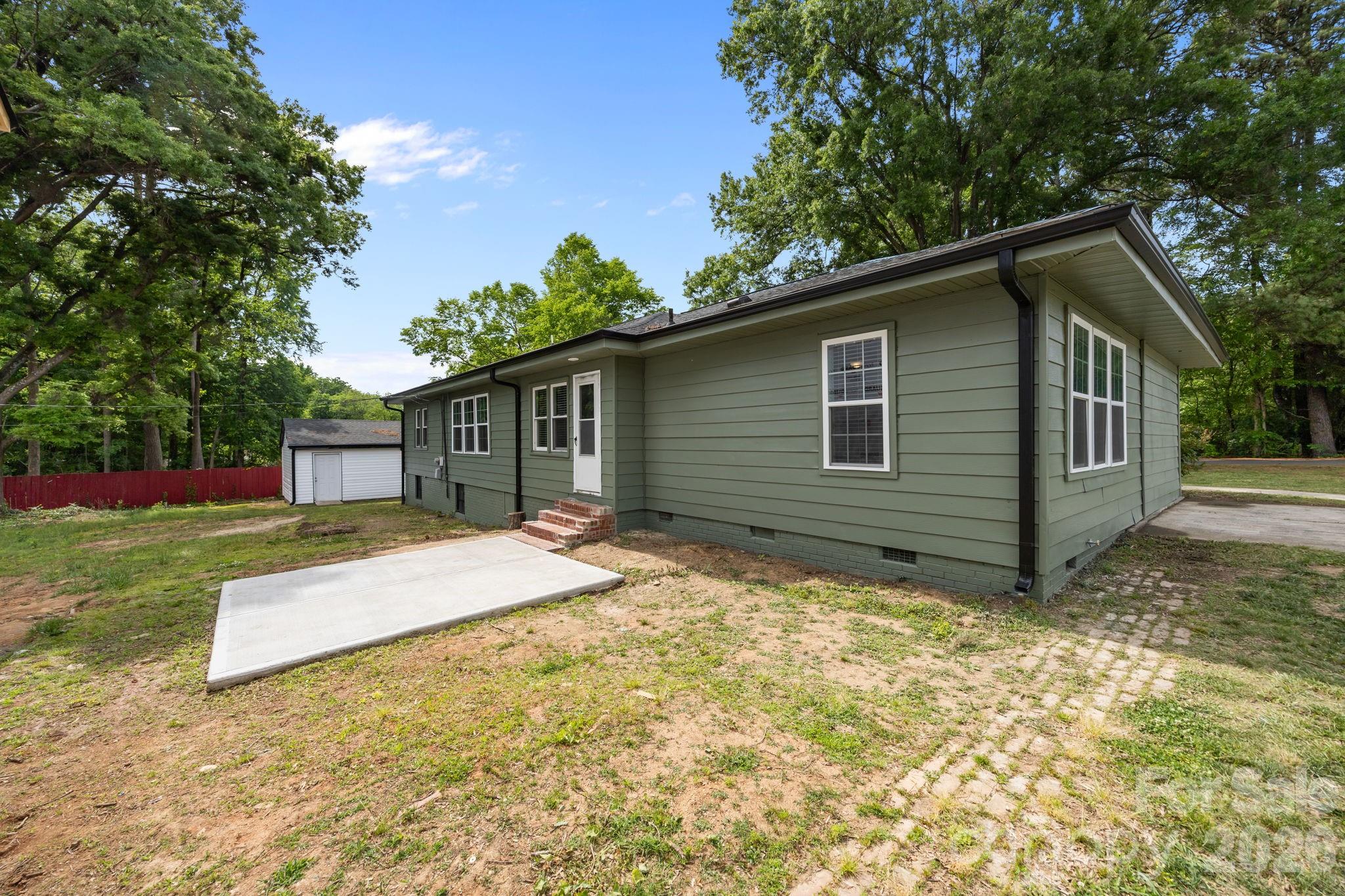 6109 Cora Street — Charlotte