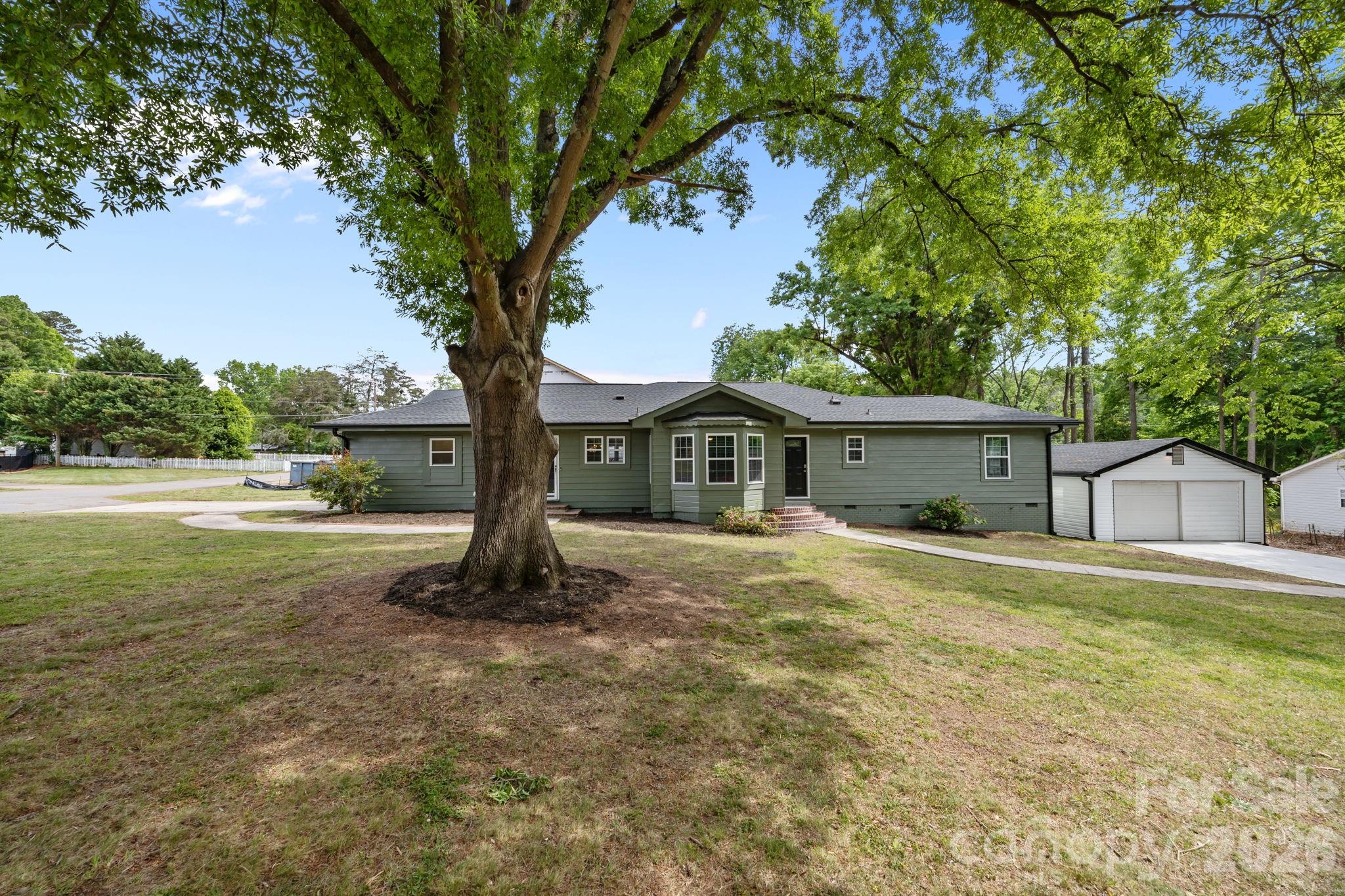 6109 Cora Street — Charlotte