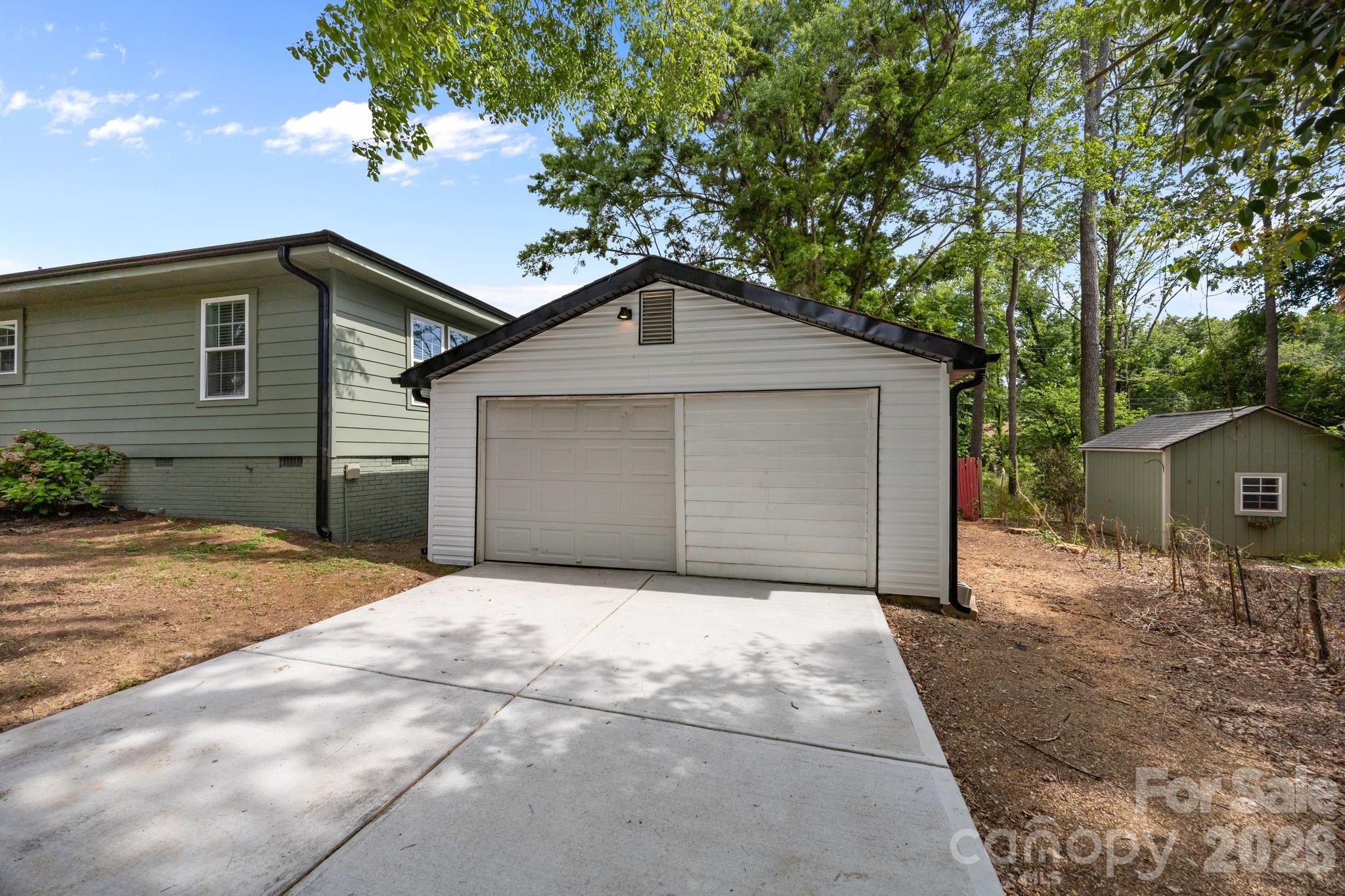 6109 Cora Street — Charlotte