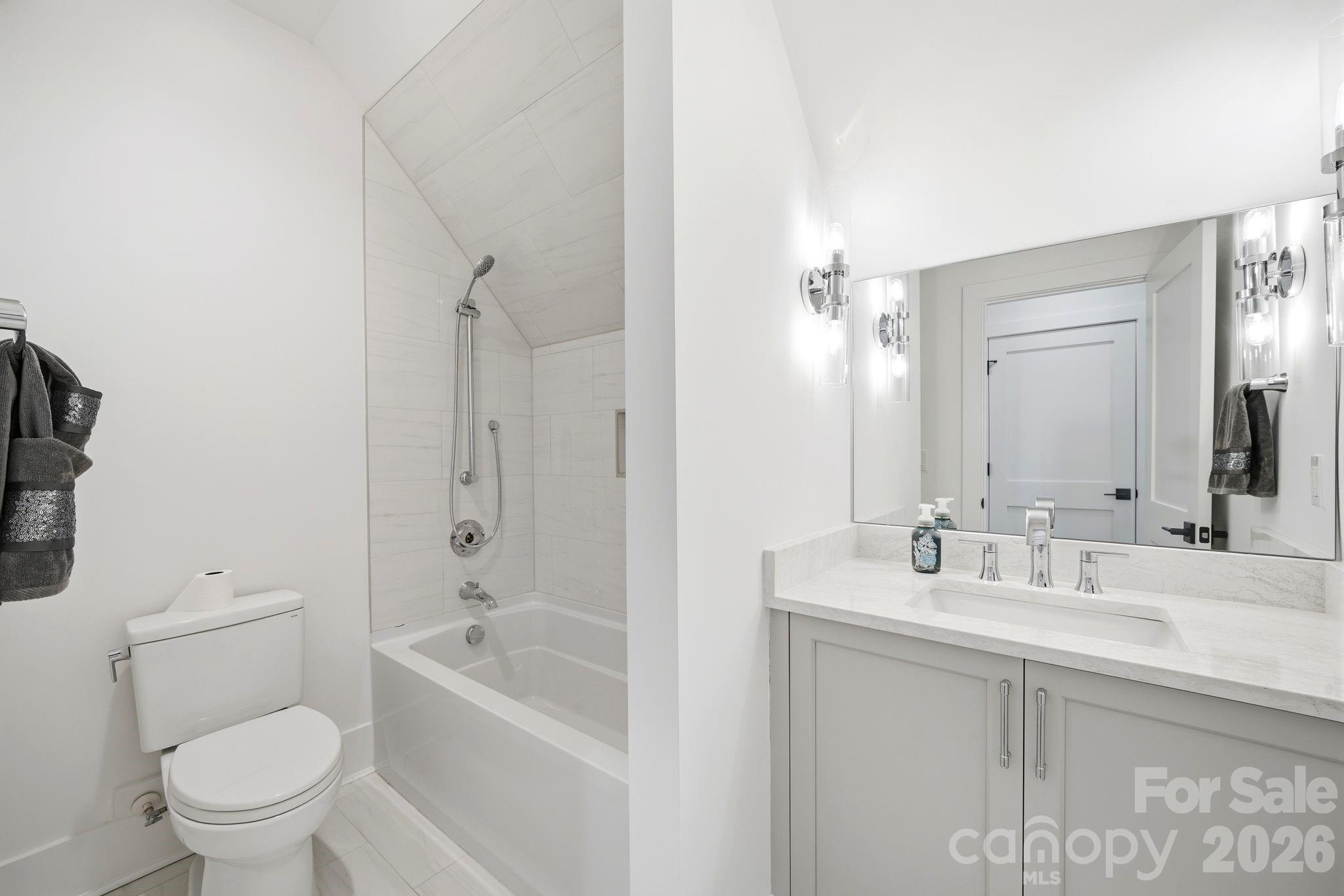 6223 Chimney Bluff Road — Lancaster