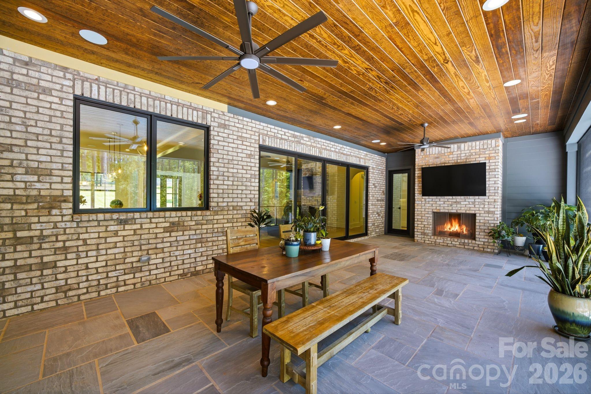 6223 Chimney Bluff Road — Lancaster