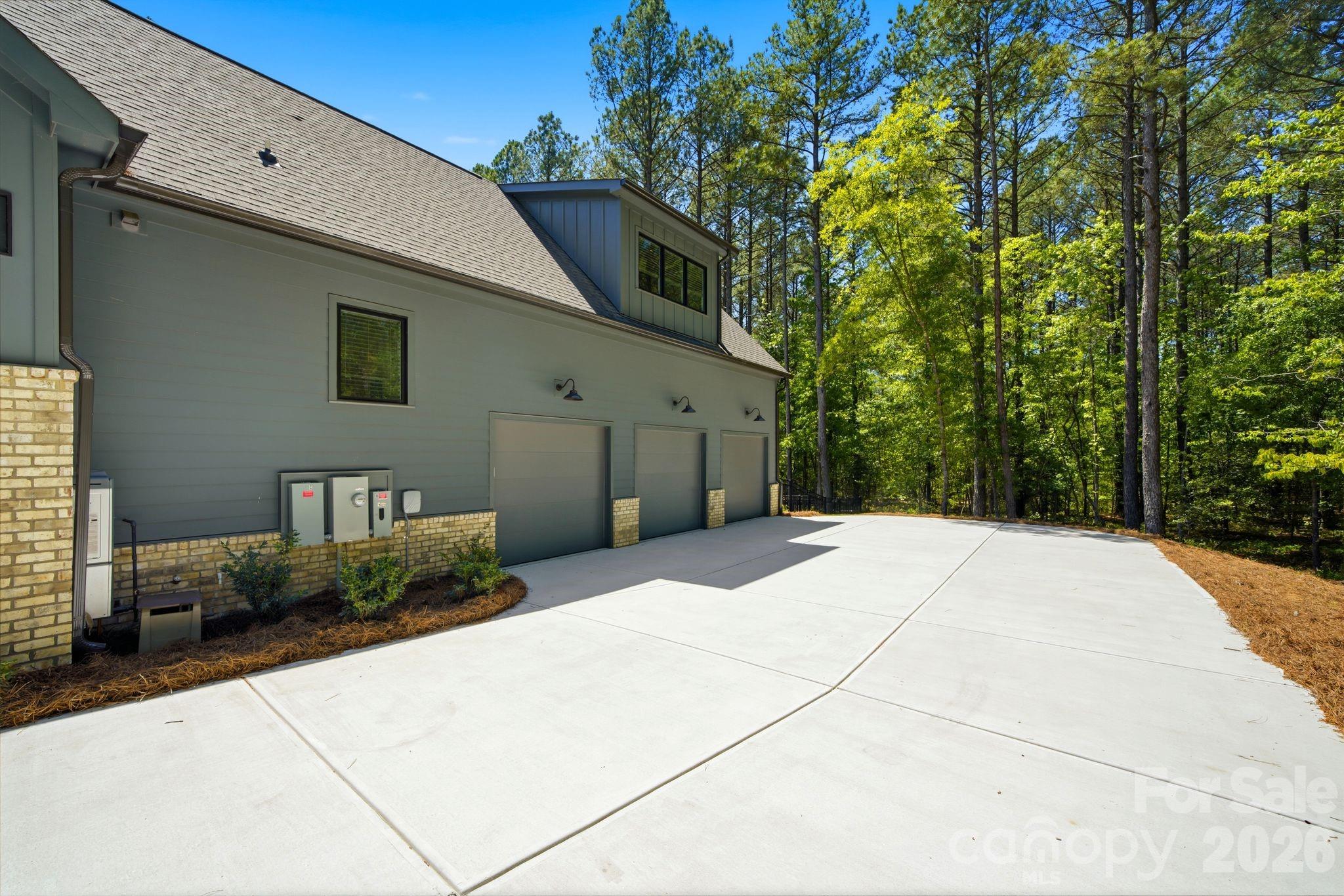 6223 Chimney Bluff Road — Lancaster