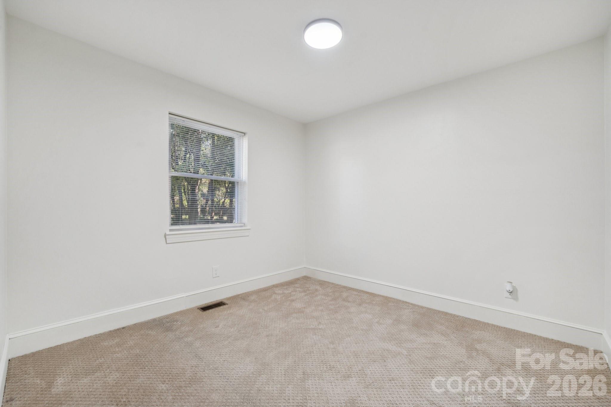 5423 Lantana Avenue — Charlotte