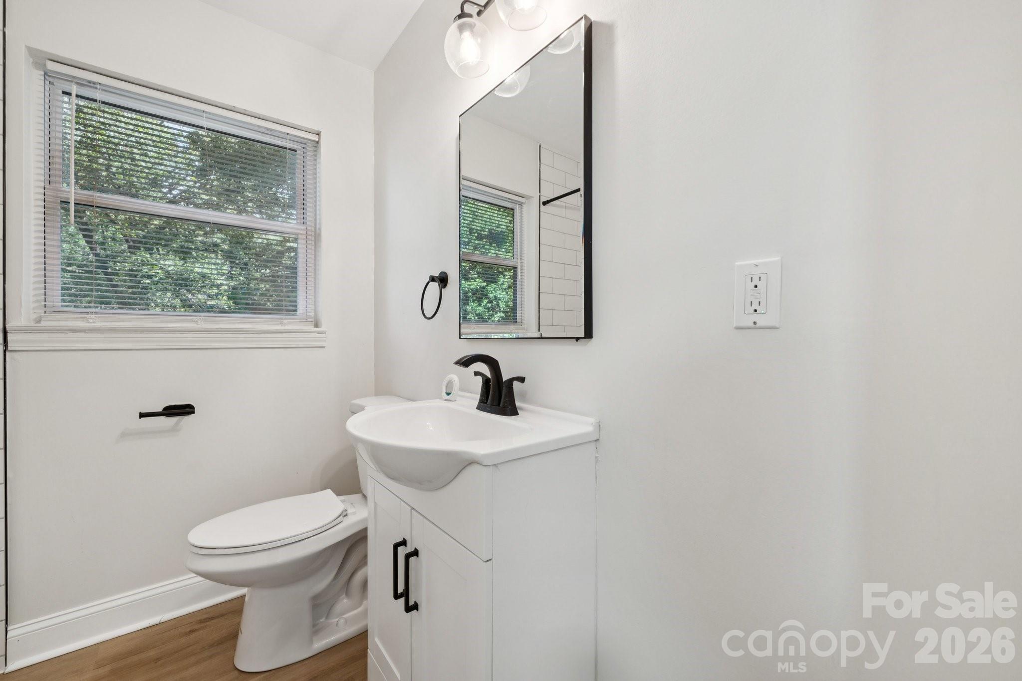5423 Lantana Avenue — Charlotte