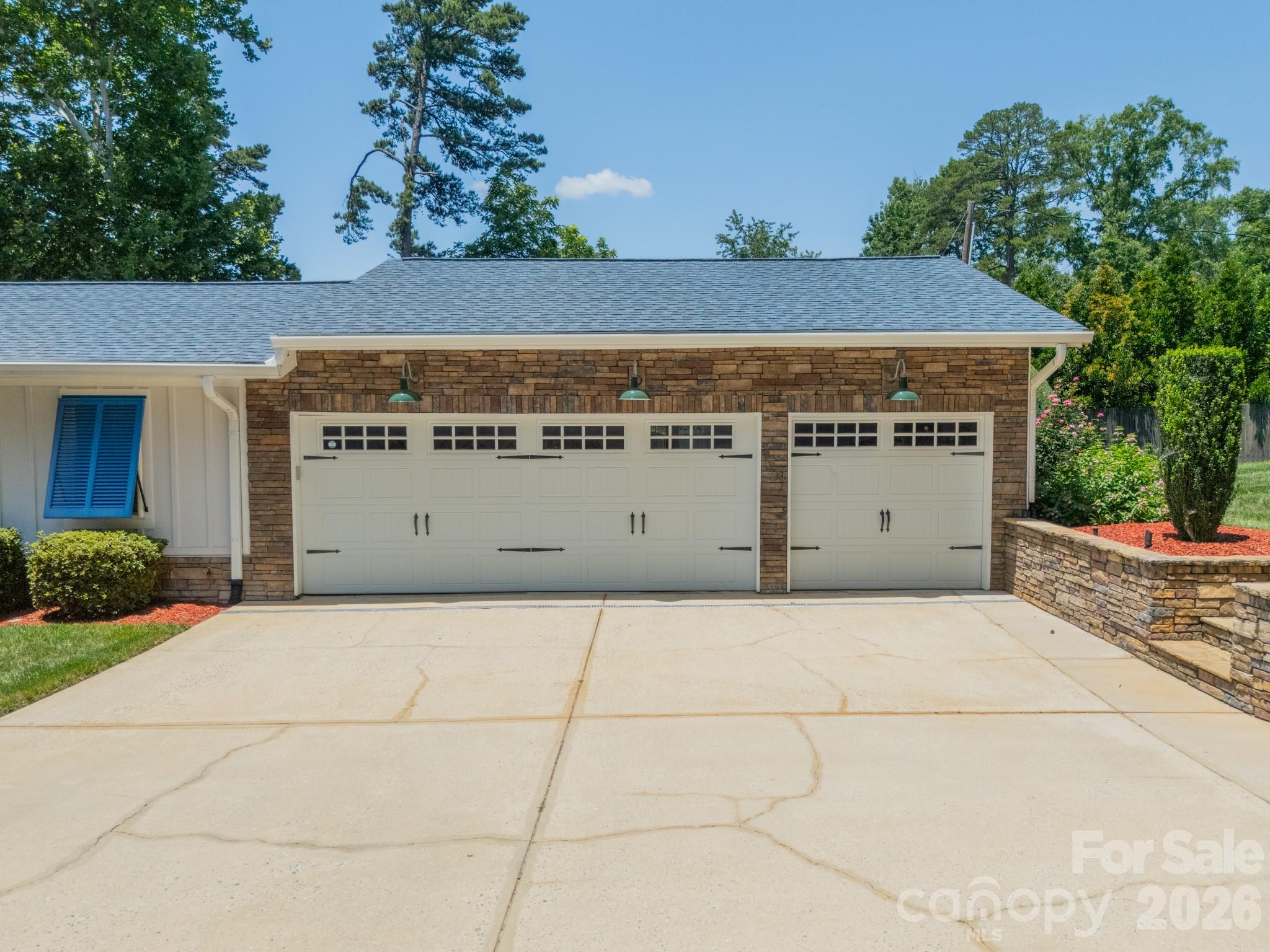 19533 Bustle Road — Cornelius