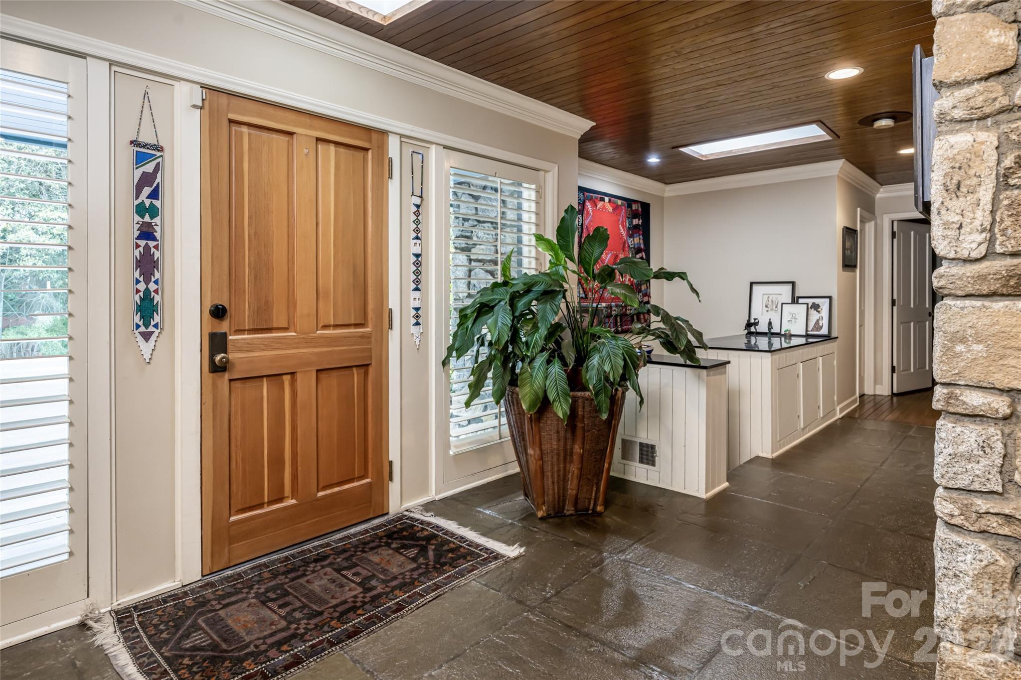 18 Forest Road — Asheville