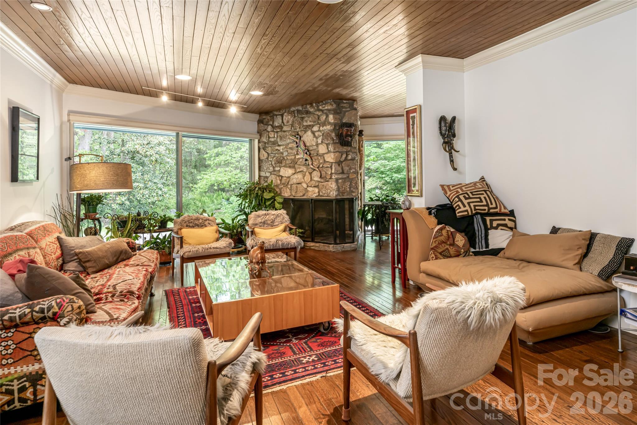 18 Forest Road — Asheville