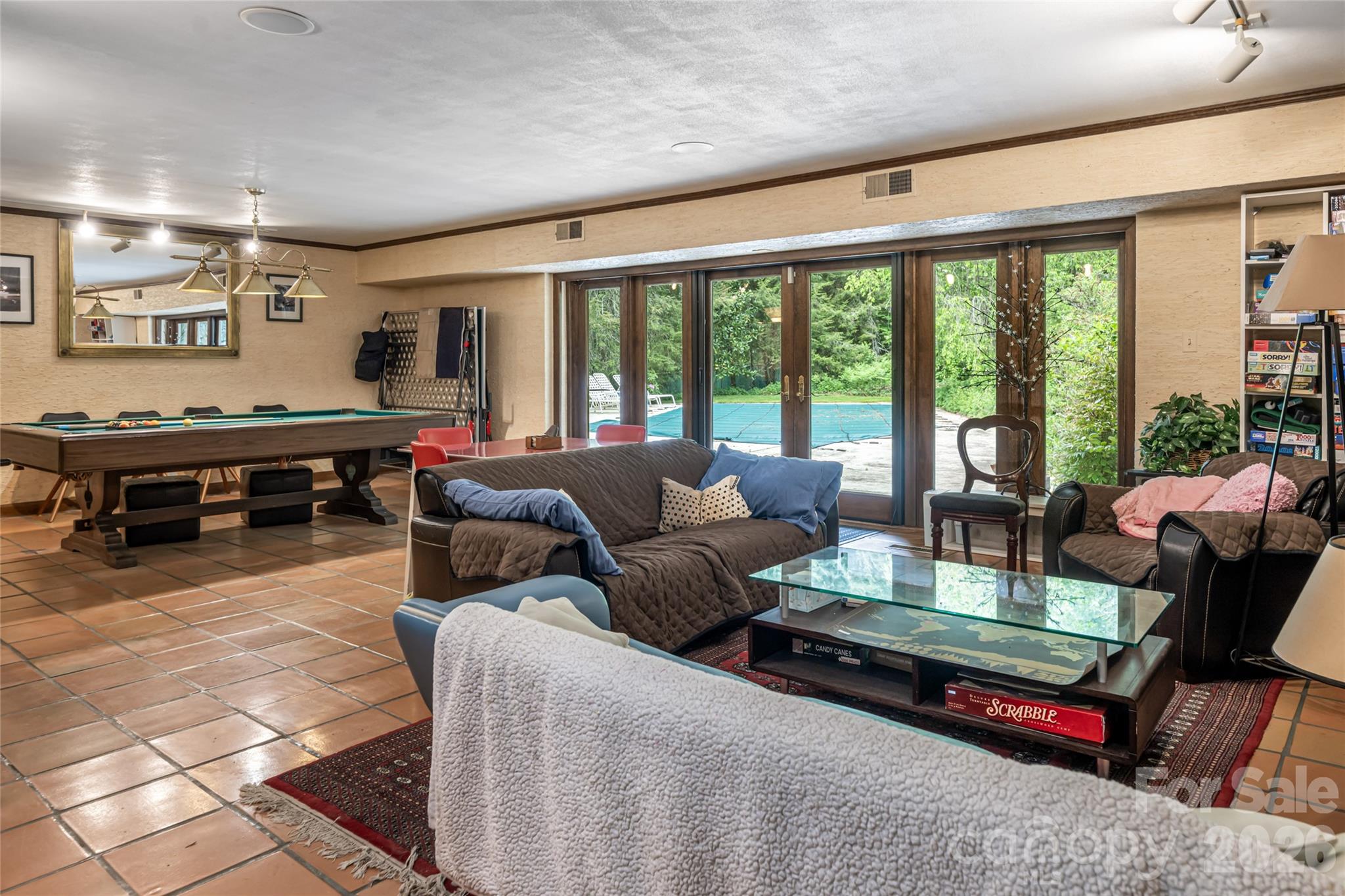 18 Forest Road — Asheville
