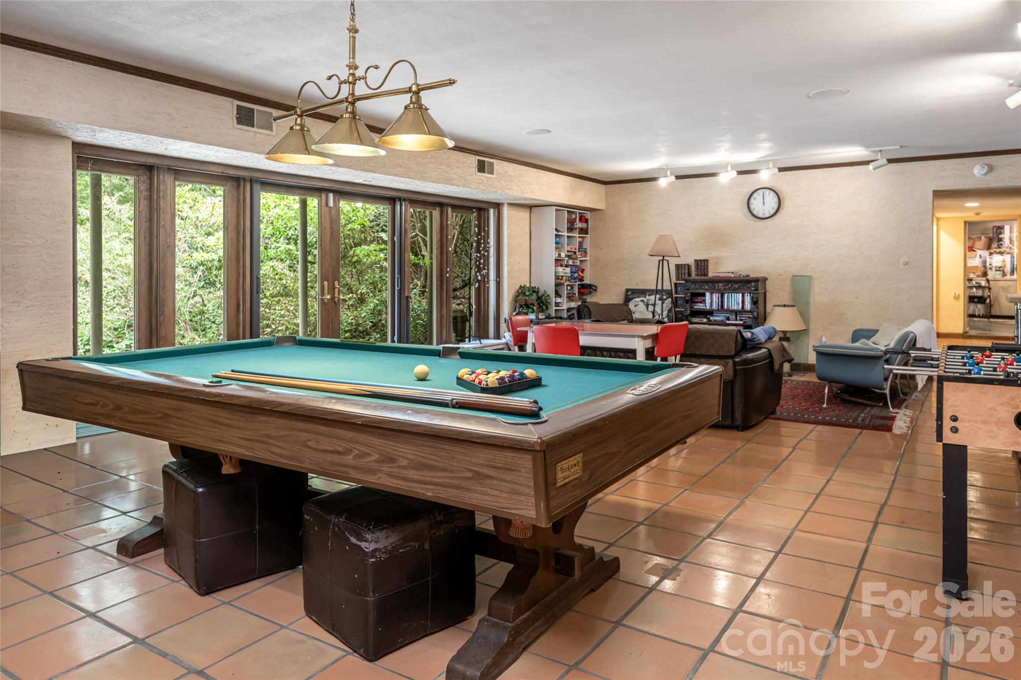 18 Forest Road — Asheville