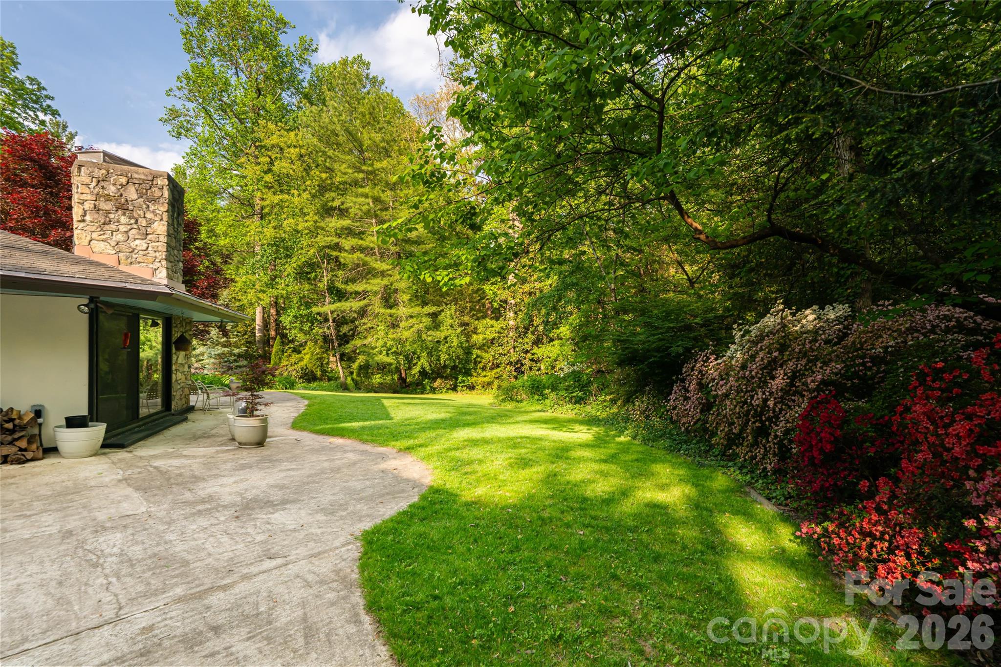 18 Forest Road — Asheville