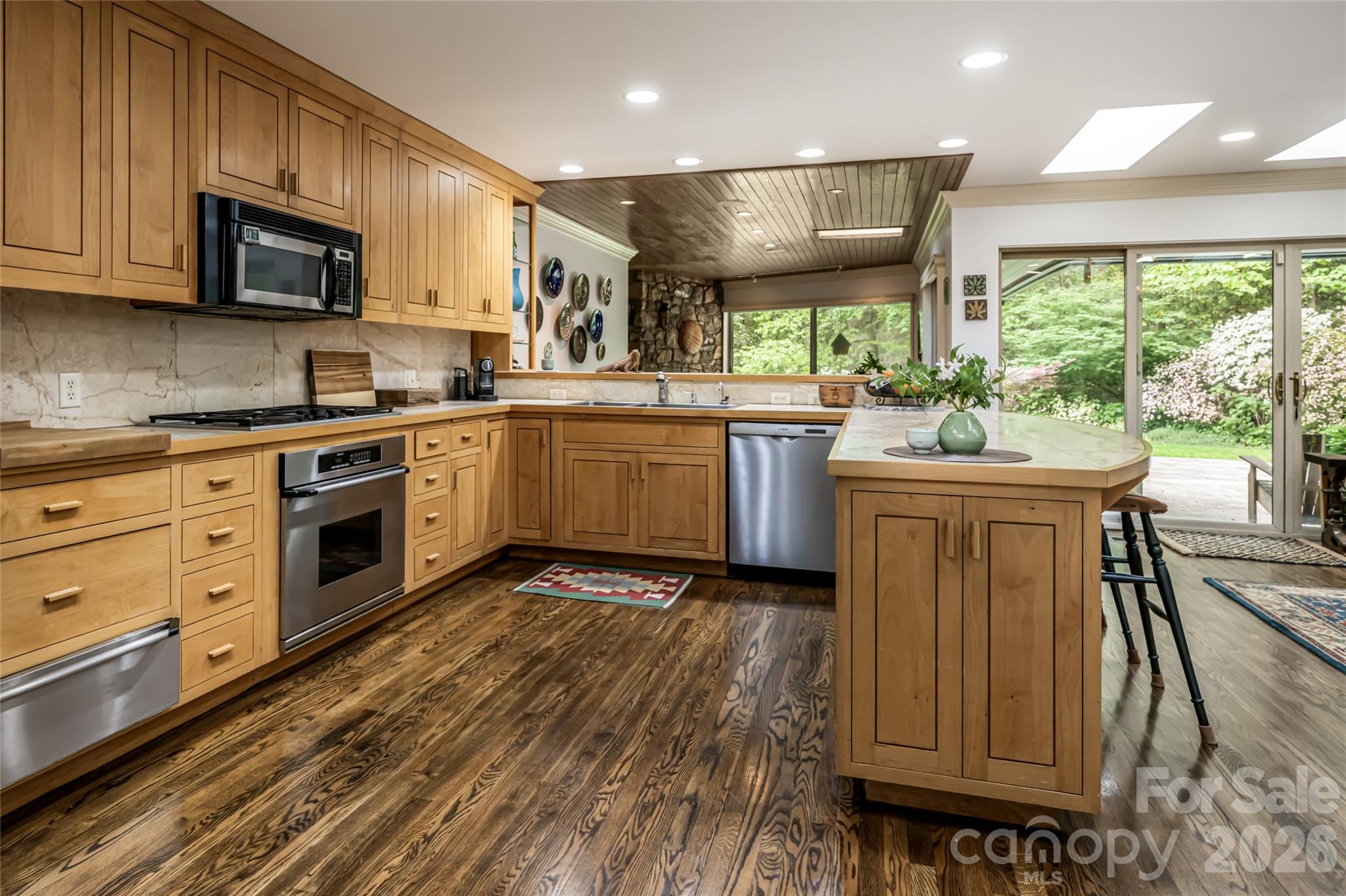 18 Forest Road — Asheville