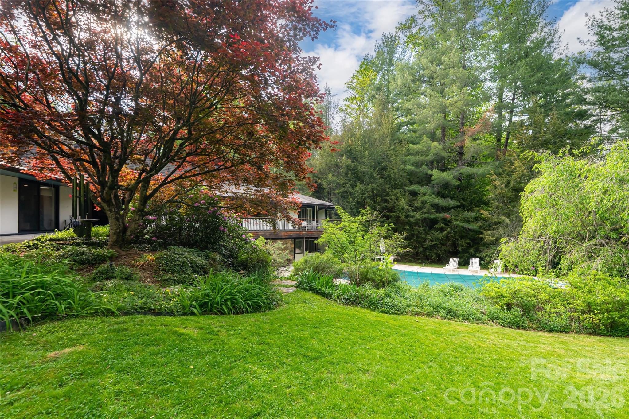 18 Forest Road — Asheville