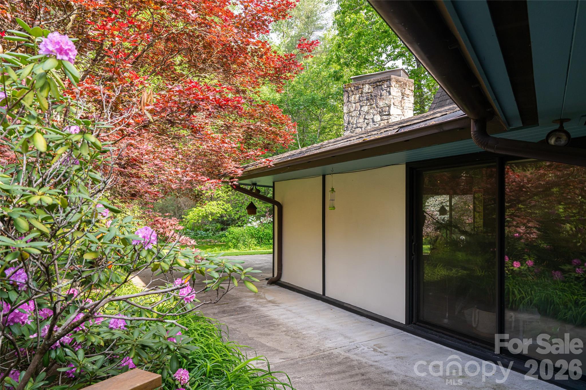 18 Forest Road — Asheville