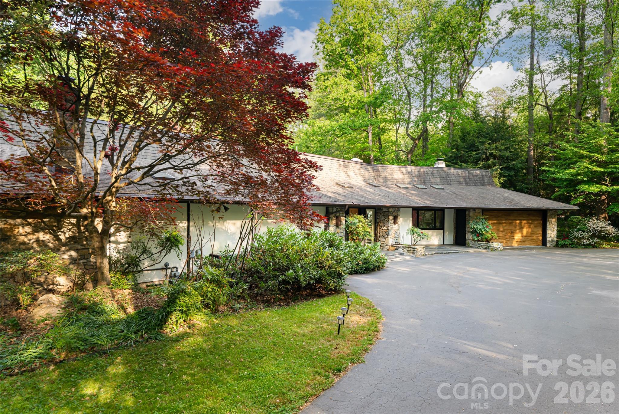 18 Forest Road — Asheville