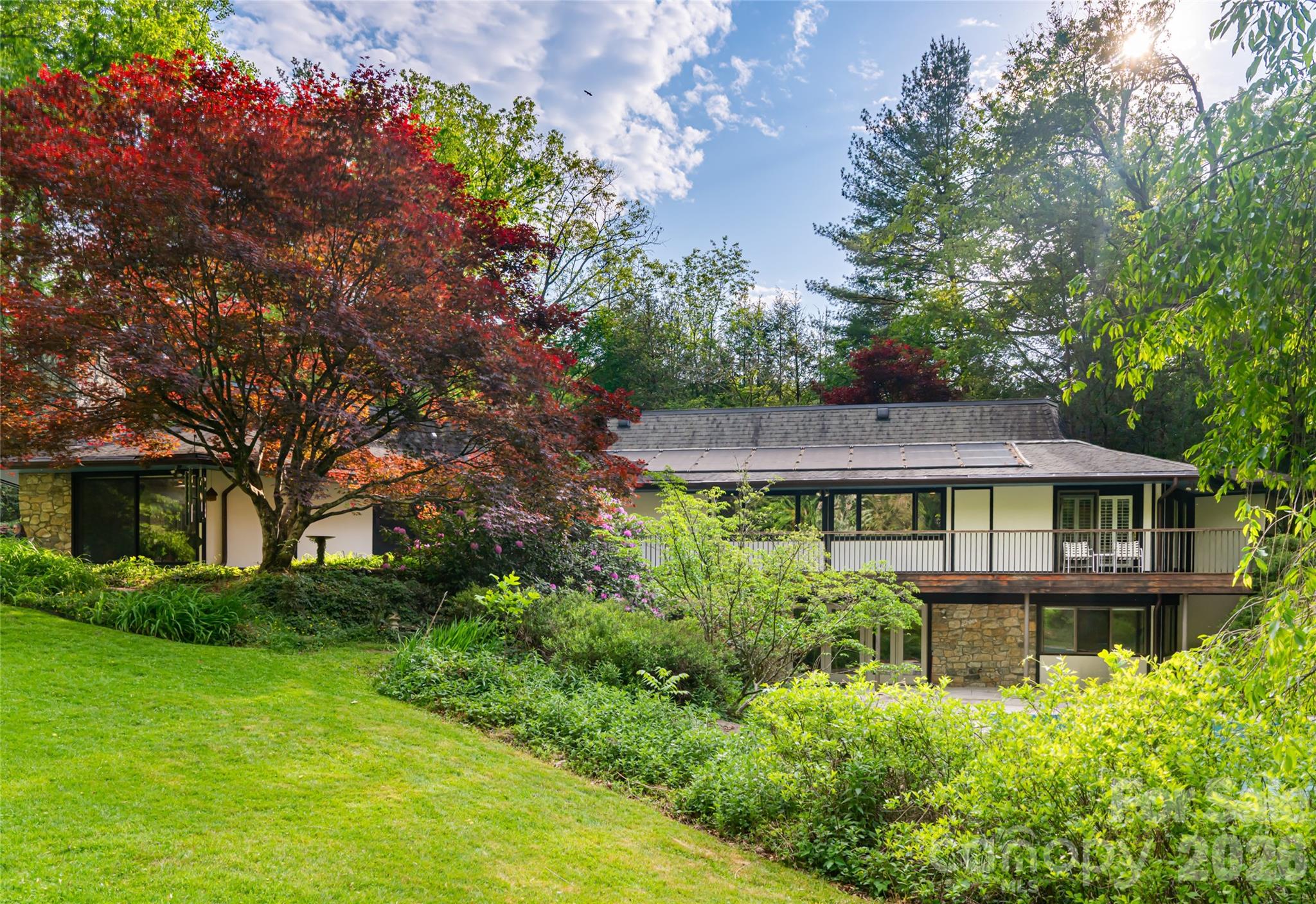 18 Forest Road — Asheville