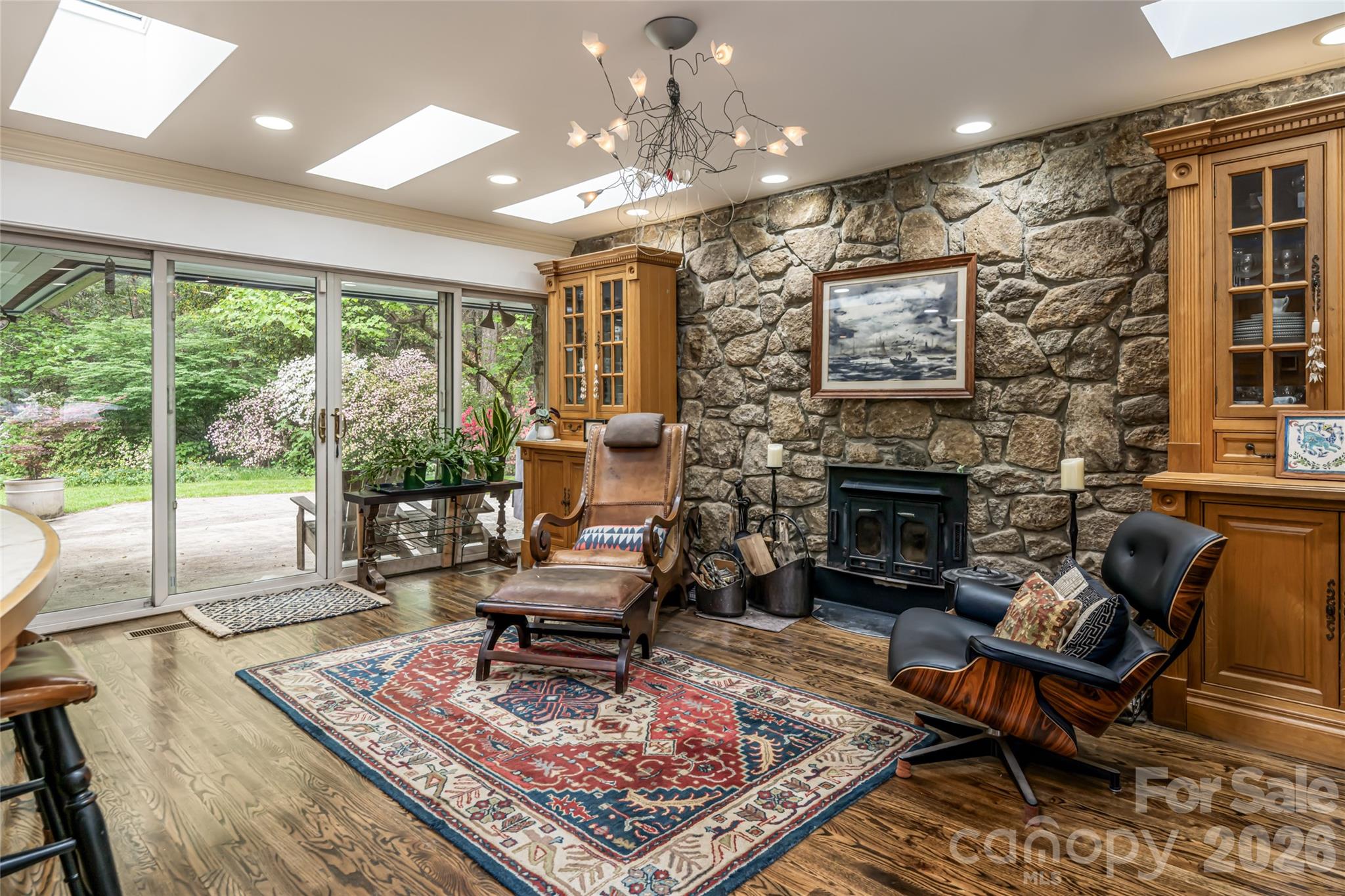 18 Forest Road — Asheville