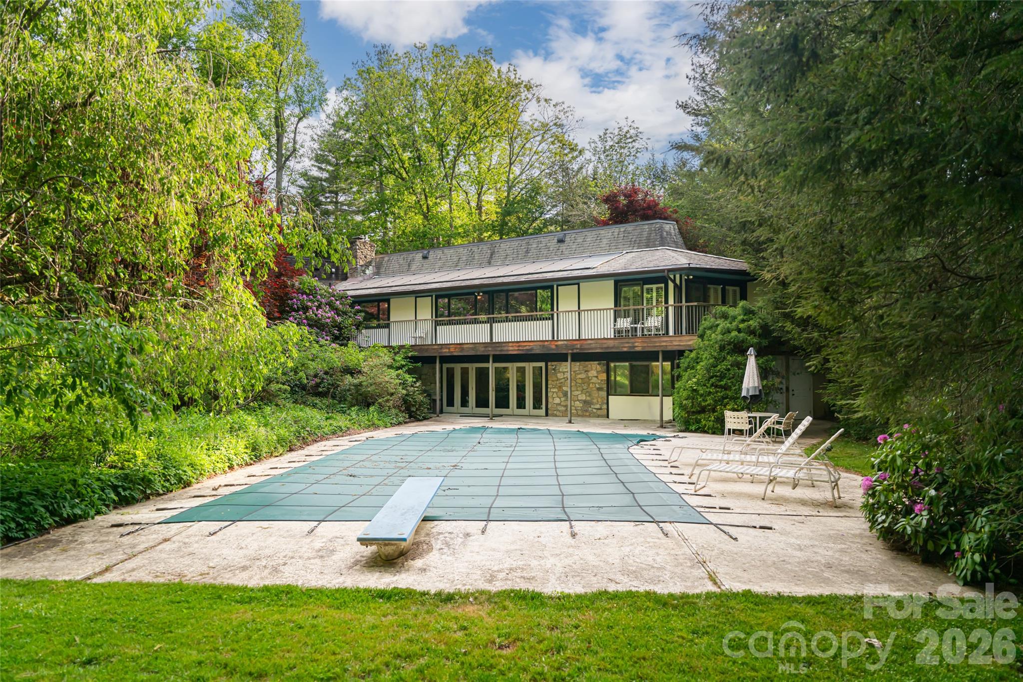 18 Forest Road — Asheville