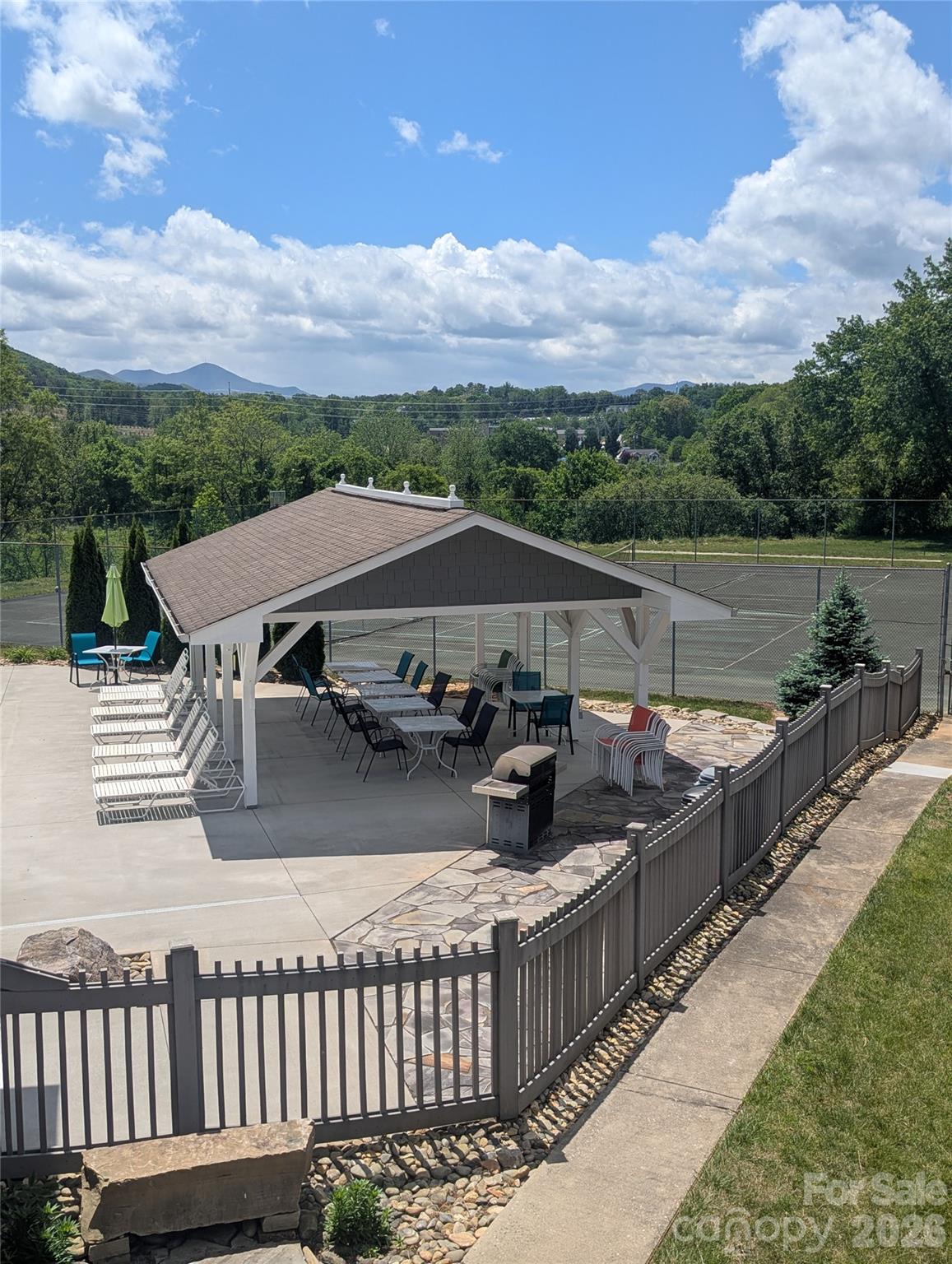 3005 Sagamore Lane — Asheville