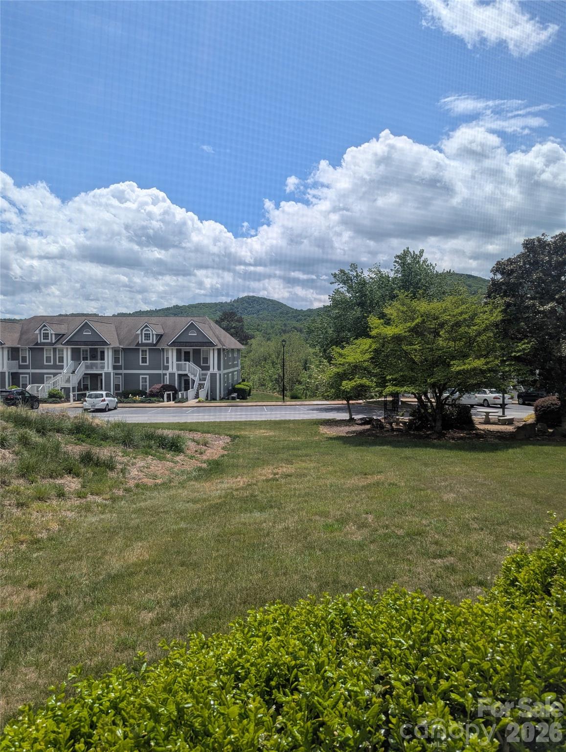 3005 Sagamore Lane — Asheville