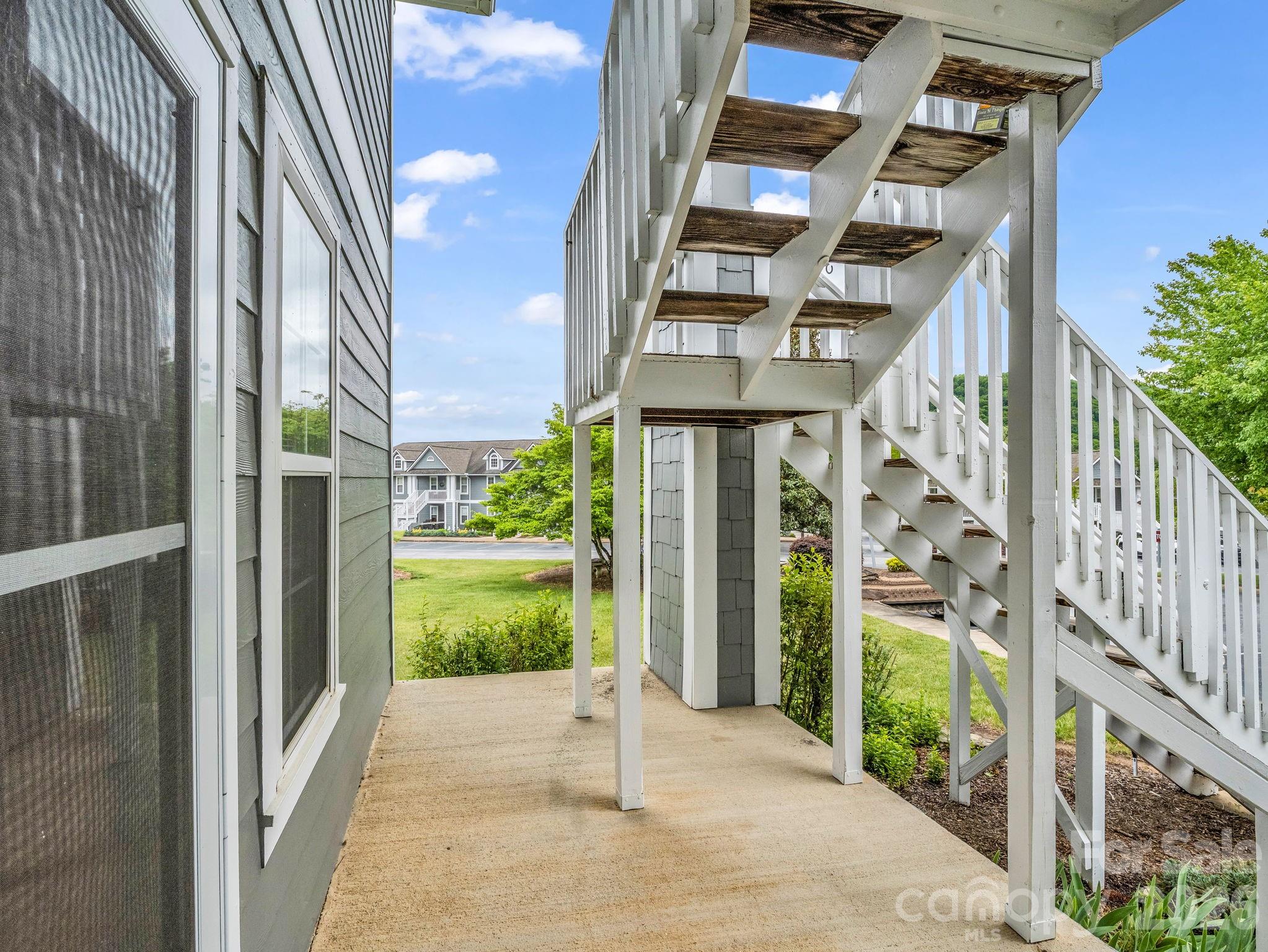 3005 Sagamore Lane — Asheville