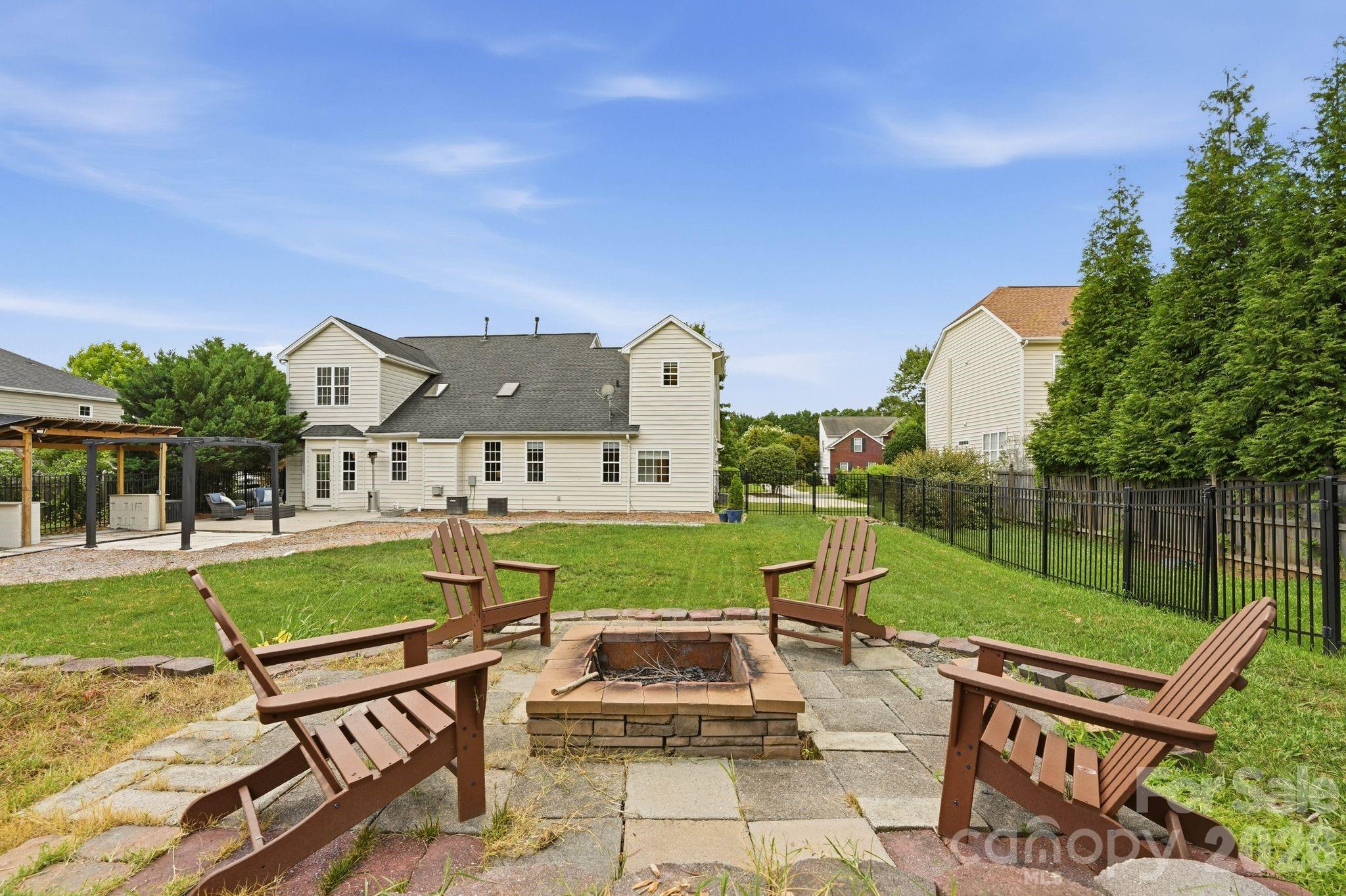 2721 Liberty Hall Court — Waxhaw