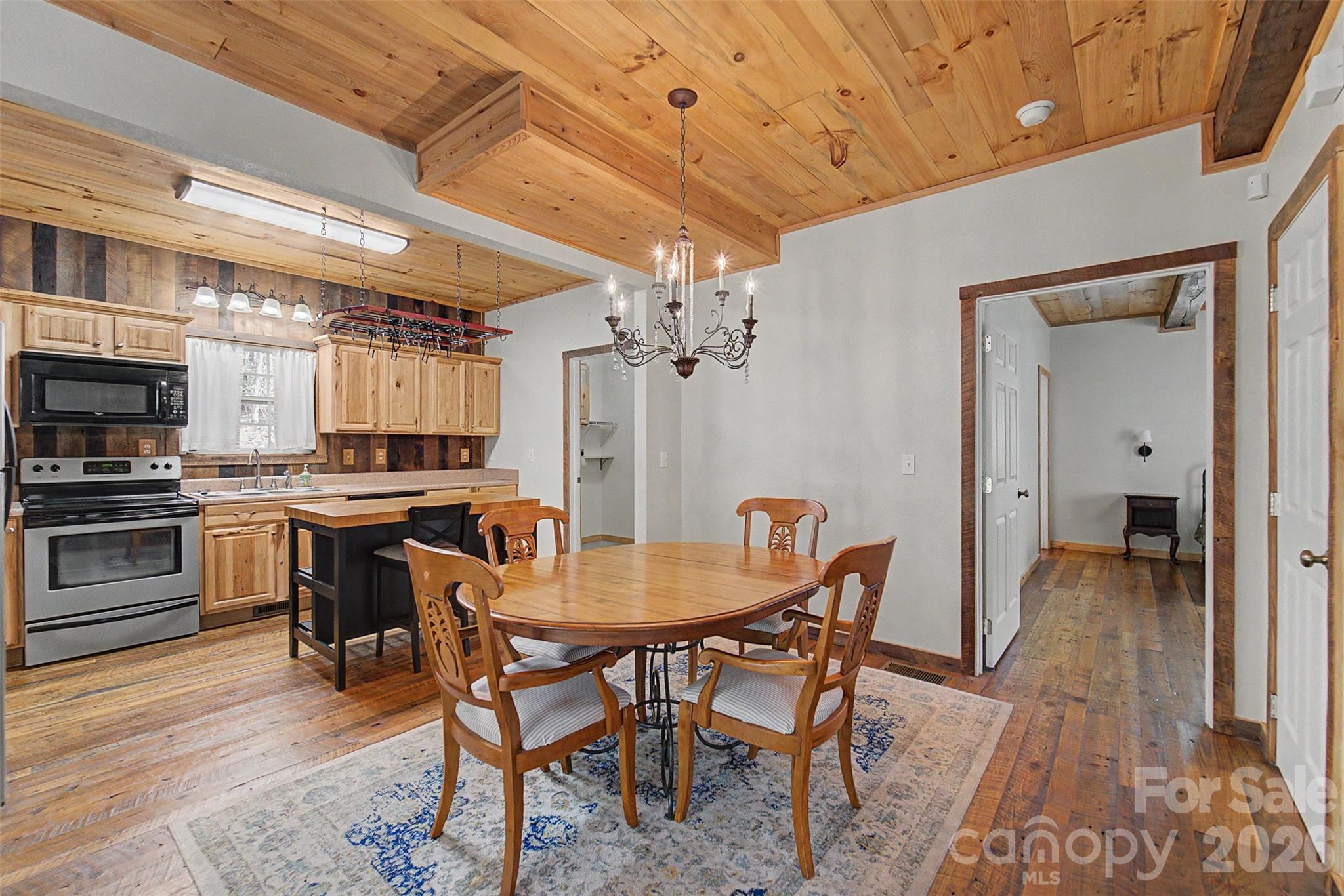 138 Hubbell Lane — Robbinsville