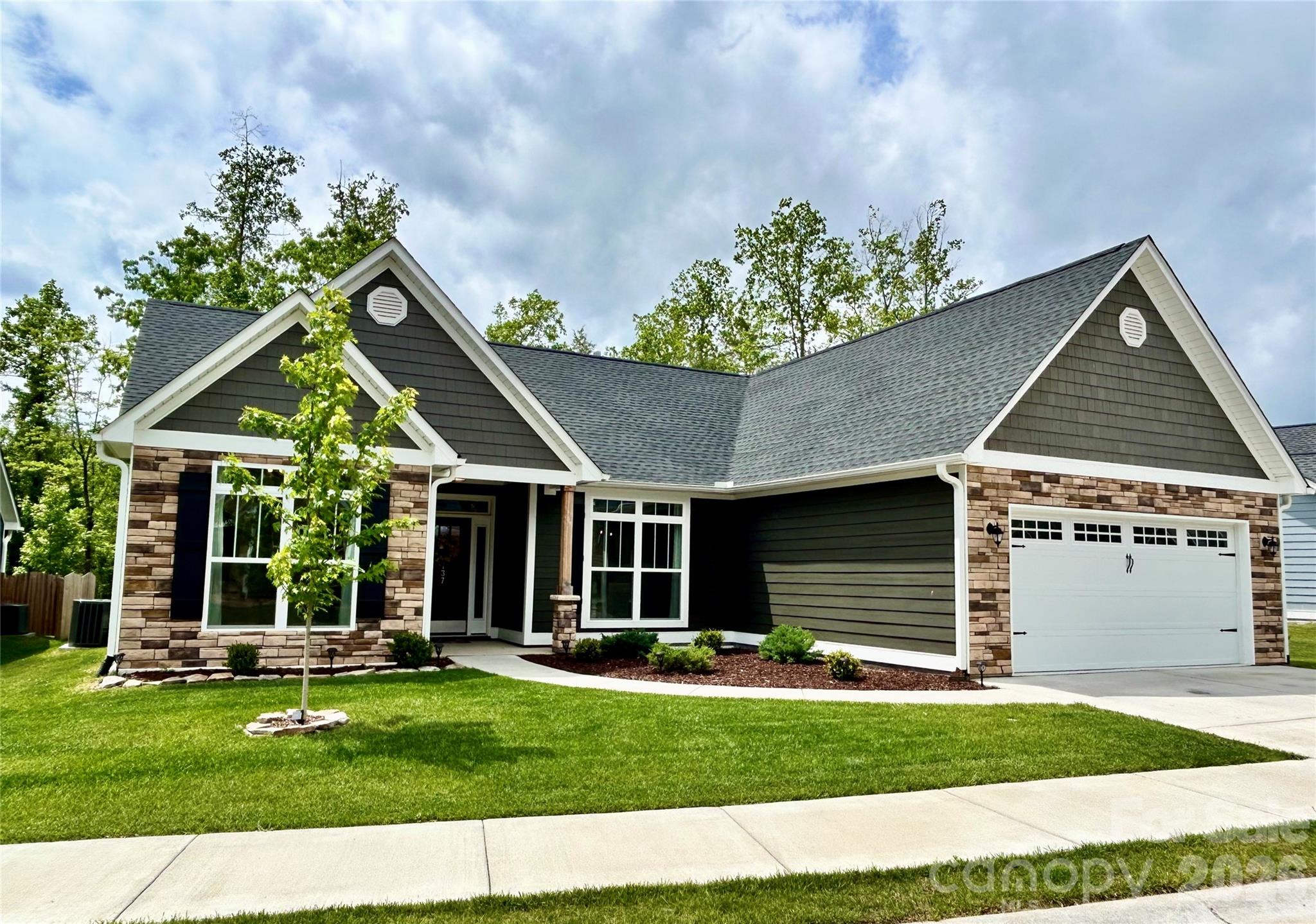 137 Marianne Drive — Hendersonville