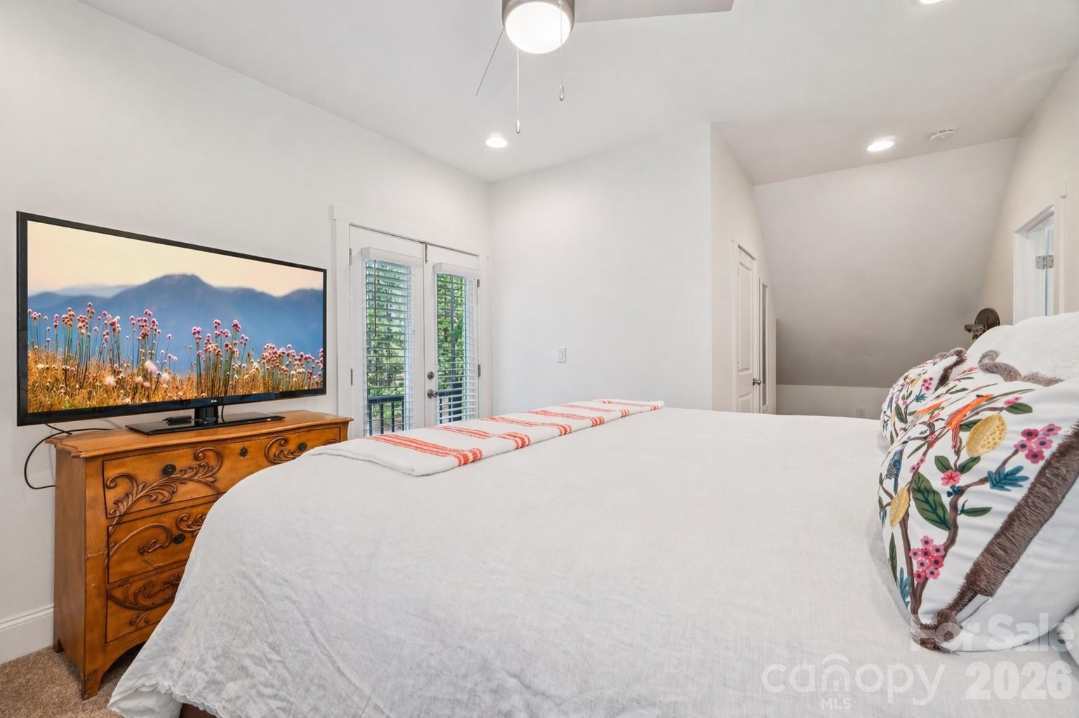 209 Holdsworth Drive — Mount Holly