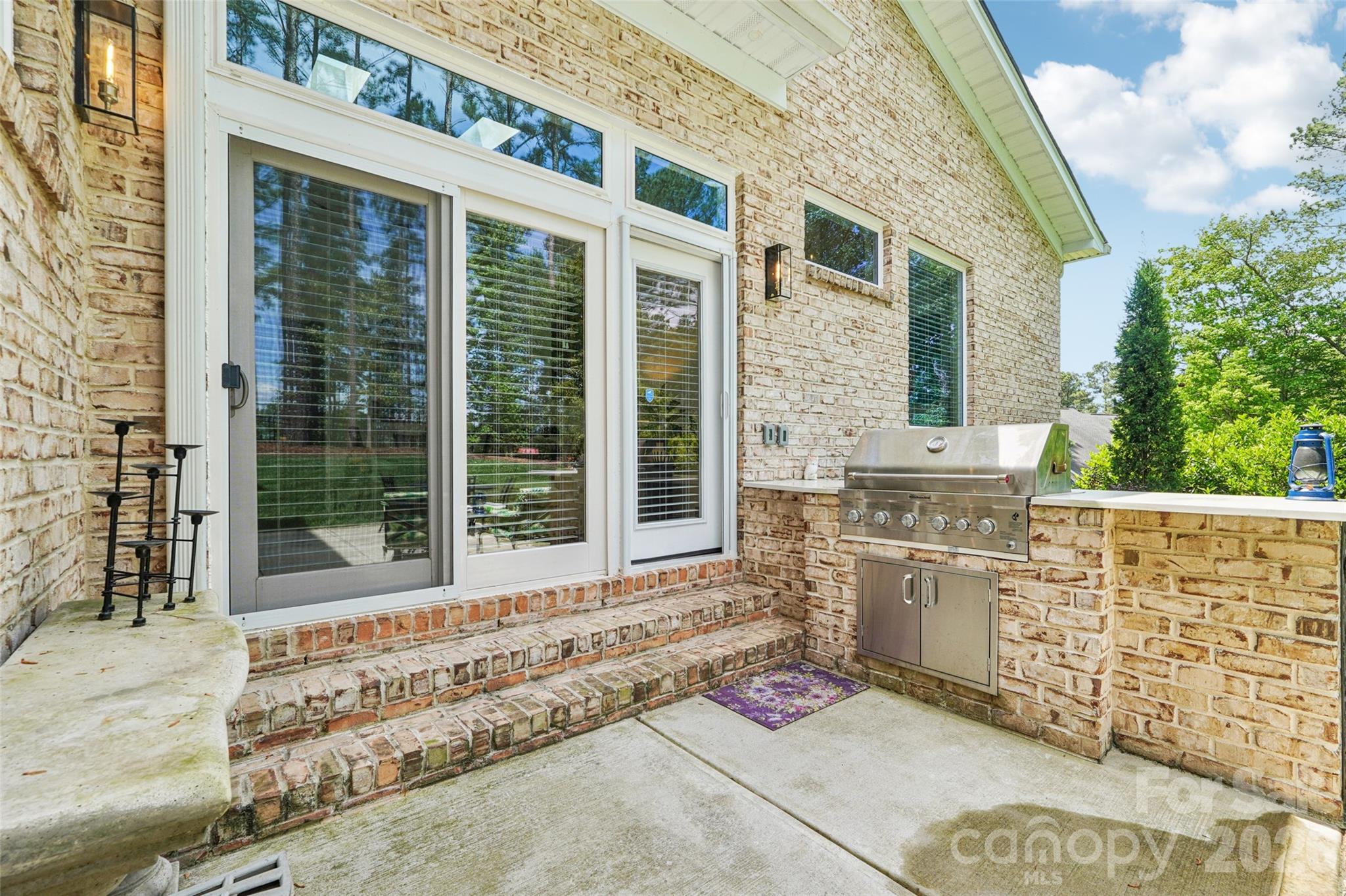 209 Holdsworth Drive — Mount Holly
