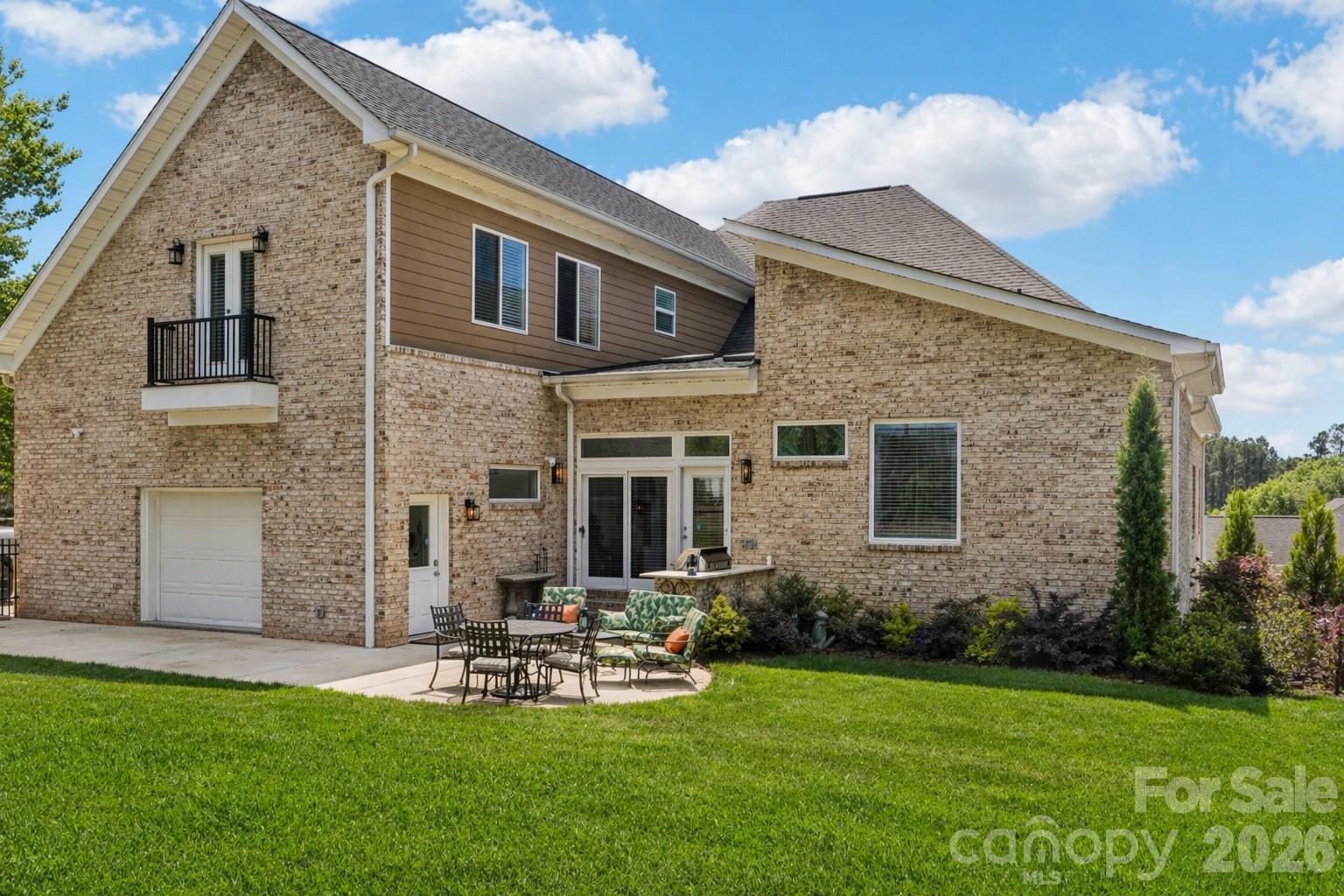 209 Holdsworth Drive — Mount Holly