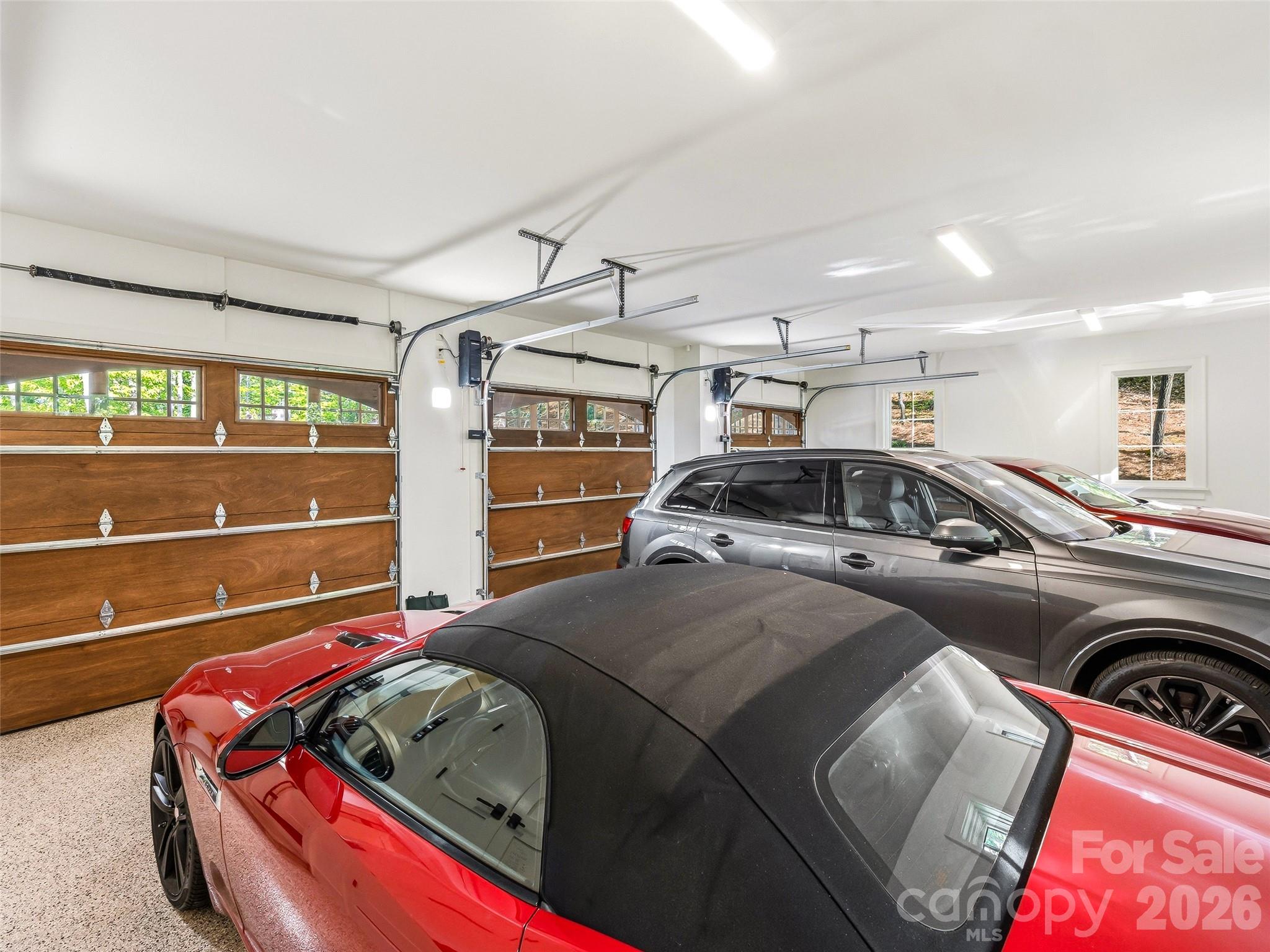 32 Featherstone Trail — Arden