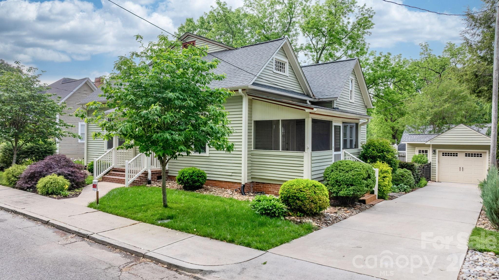 214 Webb Street — Statesville