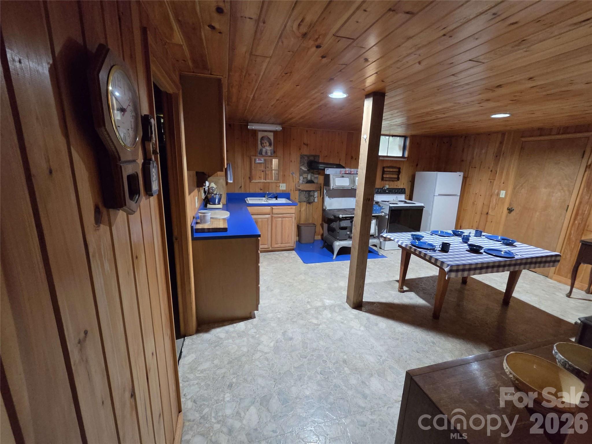 692 Buck Hill Road — Newland
