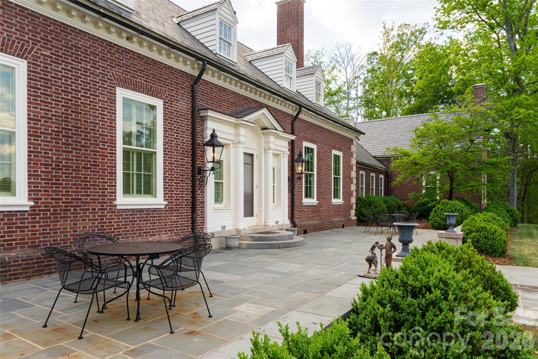 324 Vanderbilt Road — Asheville