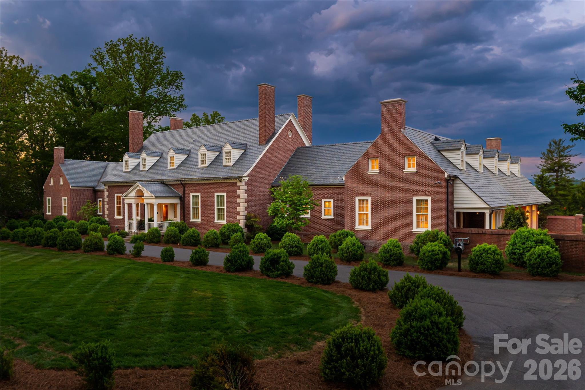 324 Vanderbilt Road — Asheville