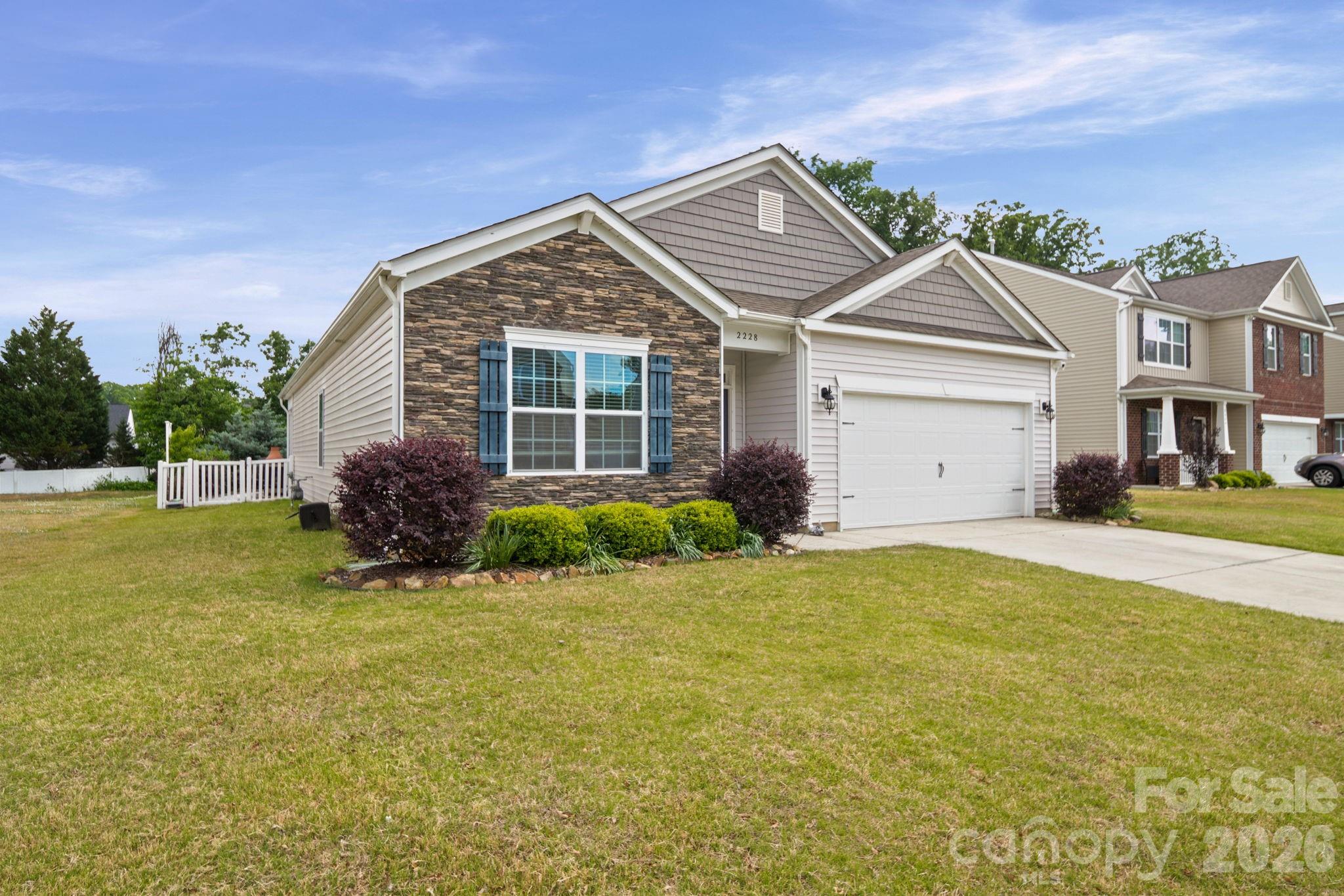 2228 Apple Glen Lane — Charlotte