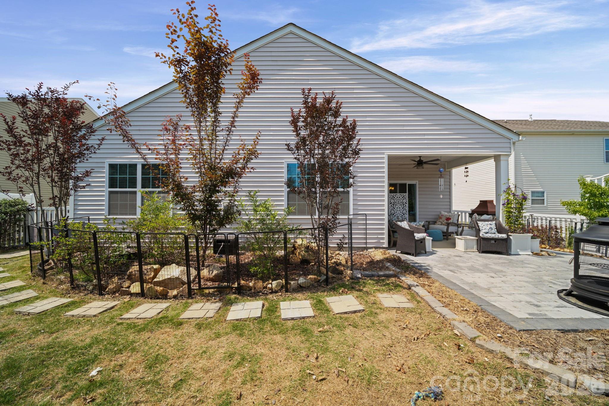 2228 Apple Glen Lane — Charlotte