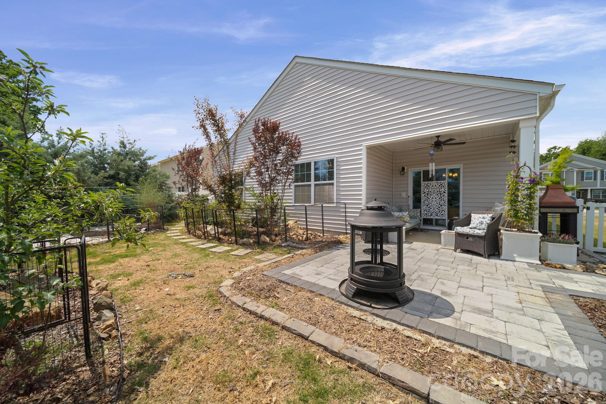 2228 Apple Glen Lane — Charlotte