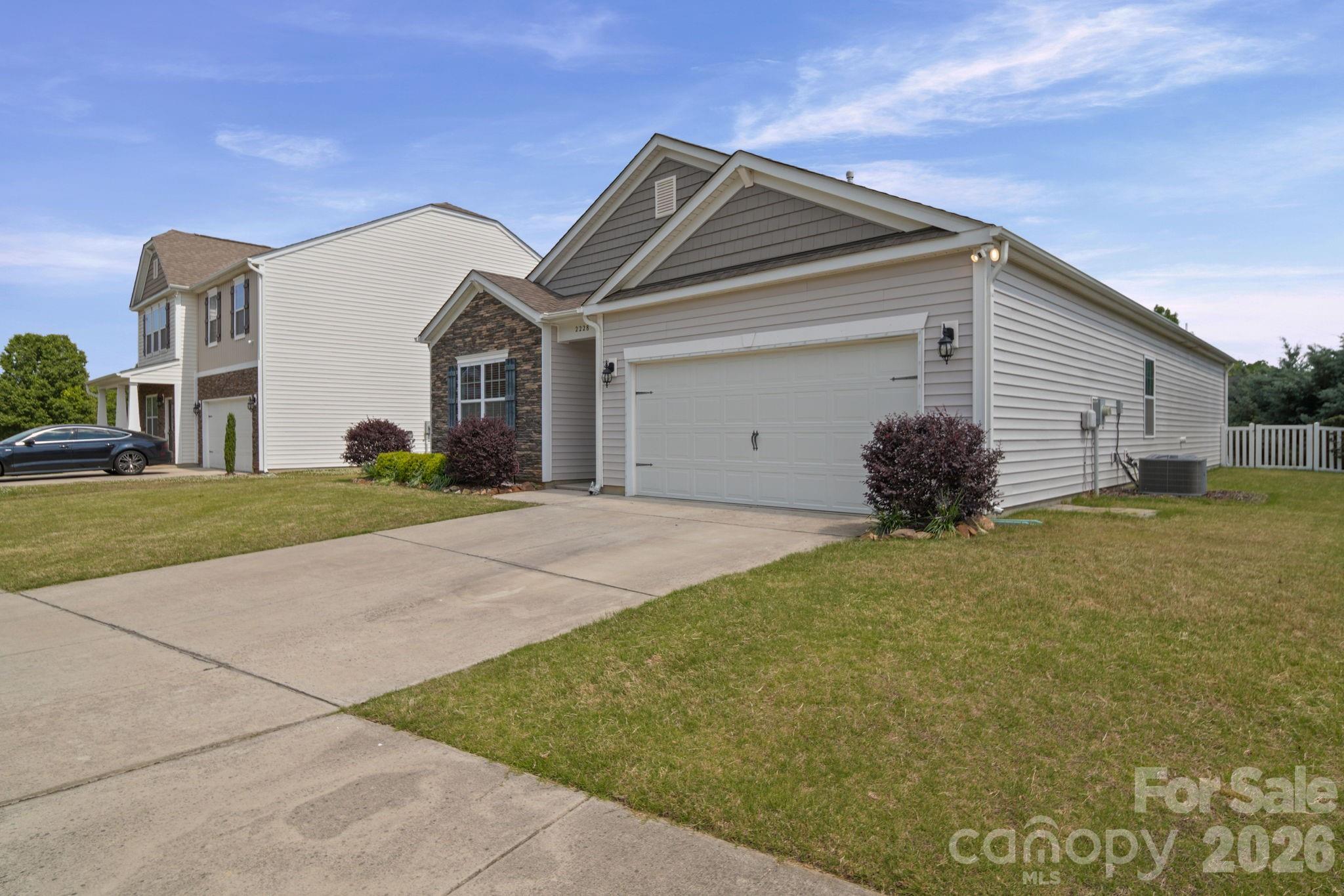 2228 Apple Glen Lane — Charlotte
