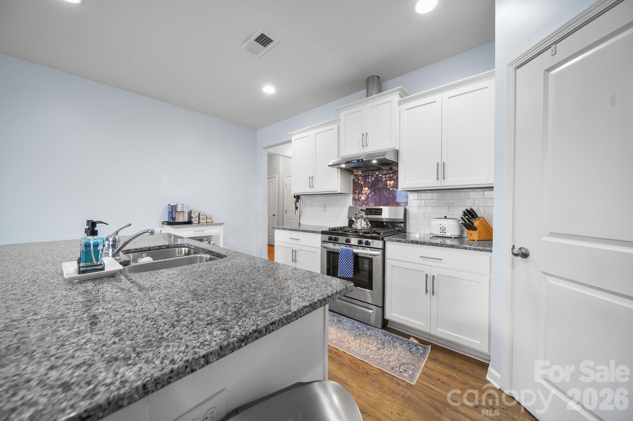 2228 Apple Glen Lane — Charlotte