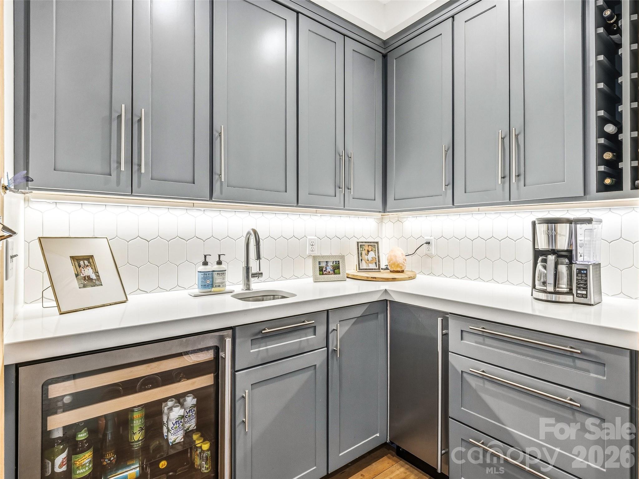 10 Kalimar Heights — Hendersonville