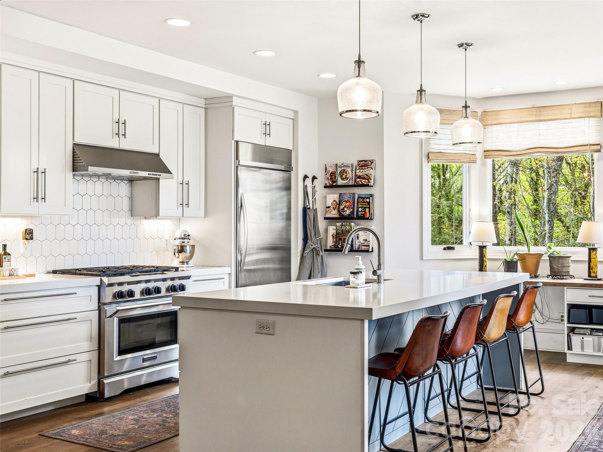 10 Kalimar Heights — Hendersonville