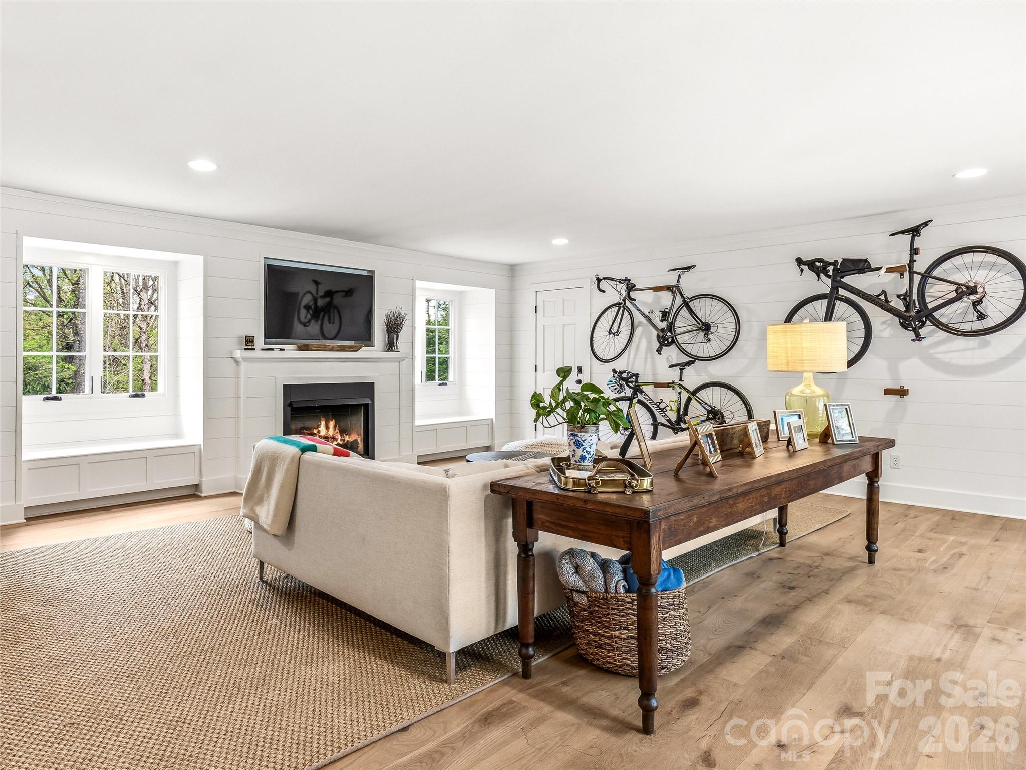 10 Kalimar Heights — Hendersonville