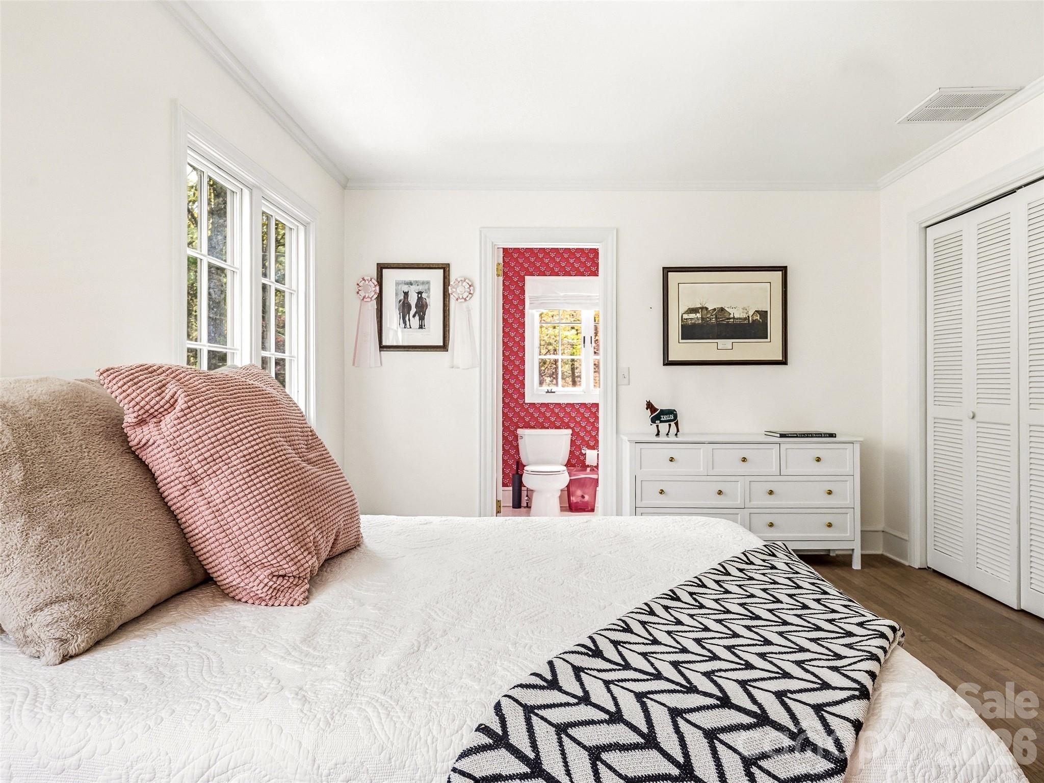 10 Kalimar Heights — Hendersonville