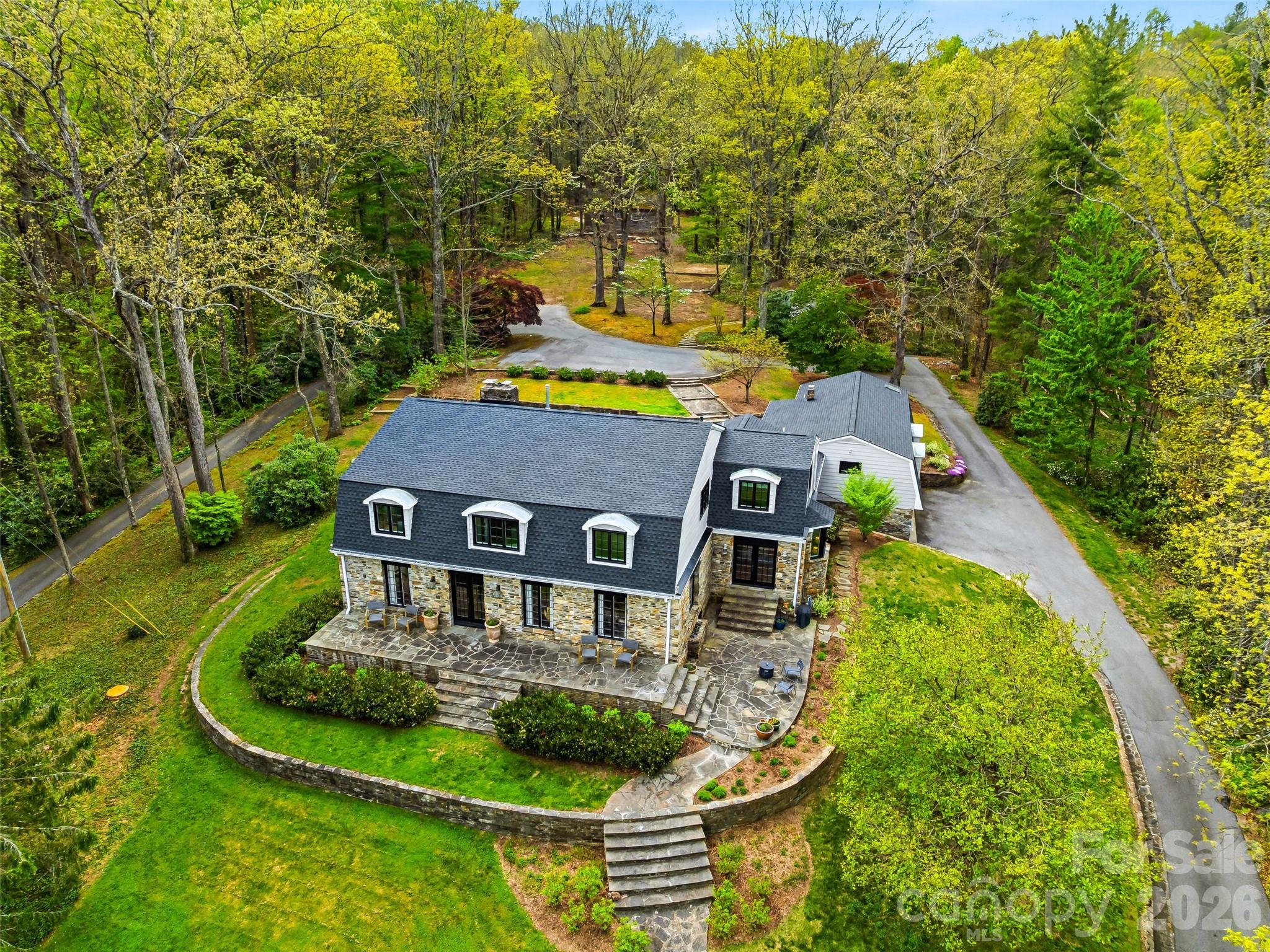 10 Kalimar Heights — Hendersonville