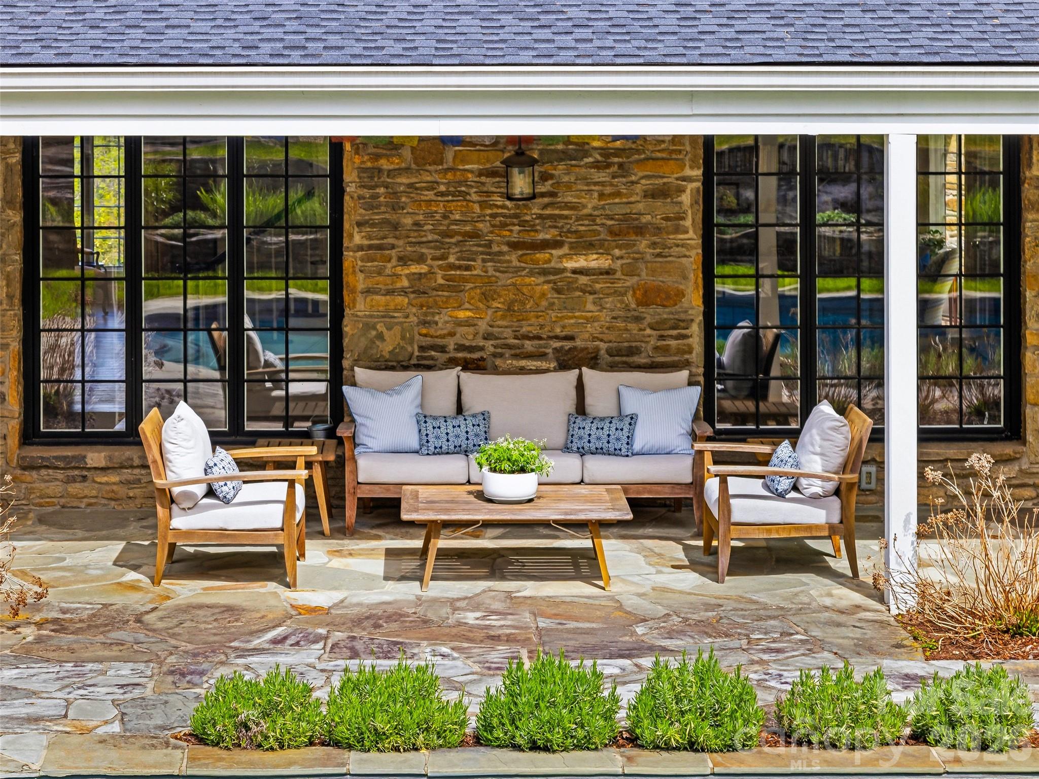 10 Kalimar Heights — Hendersonville