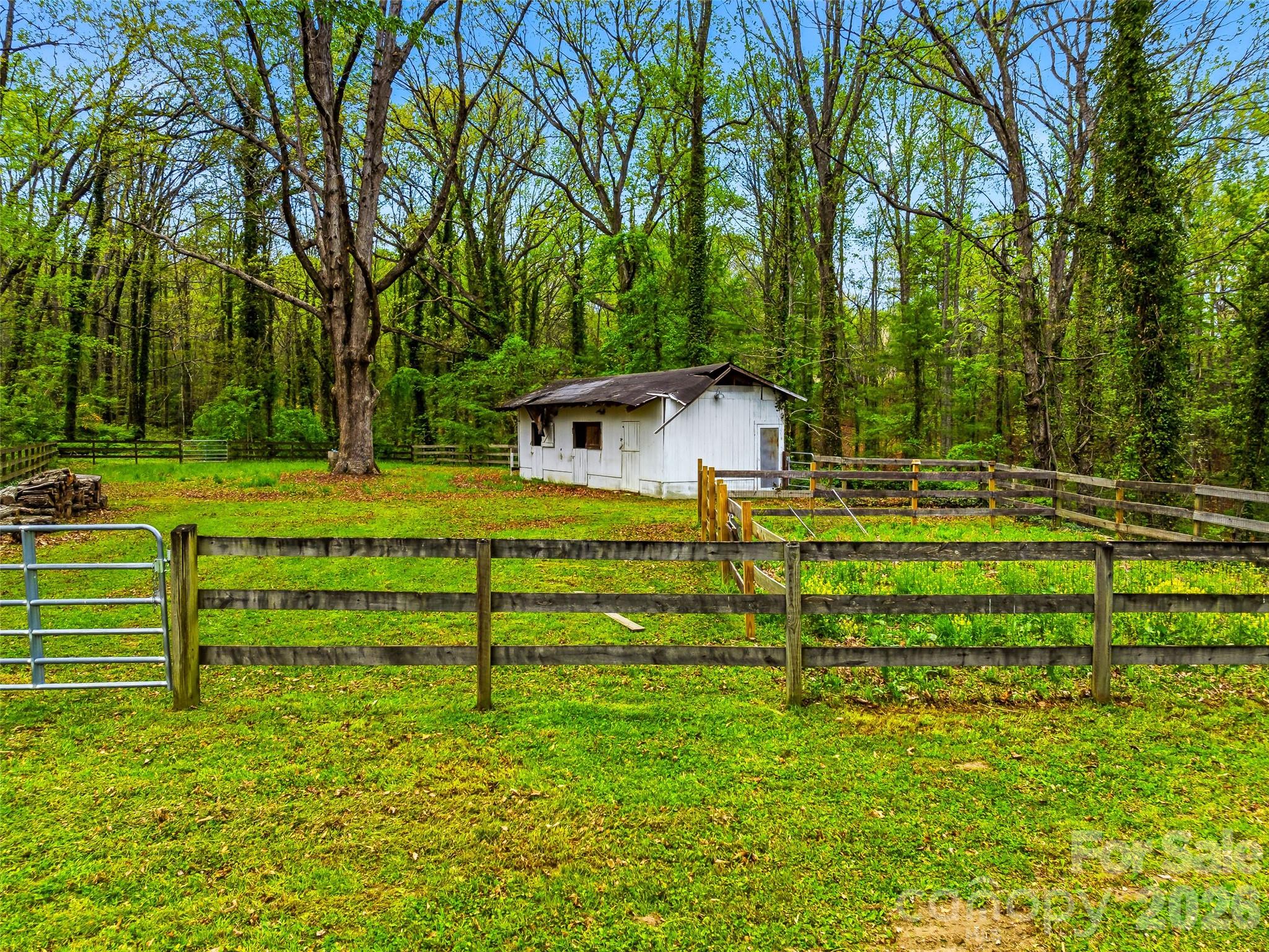 10 Kalimar Heights — Hendersonville