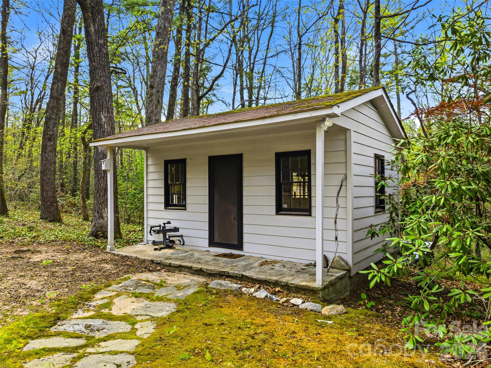 10 Kalimar Heights — Hendersonville